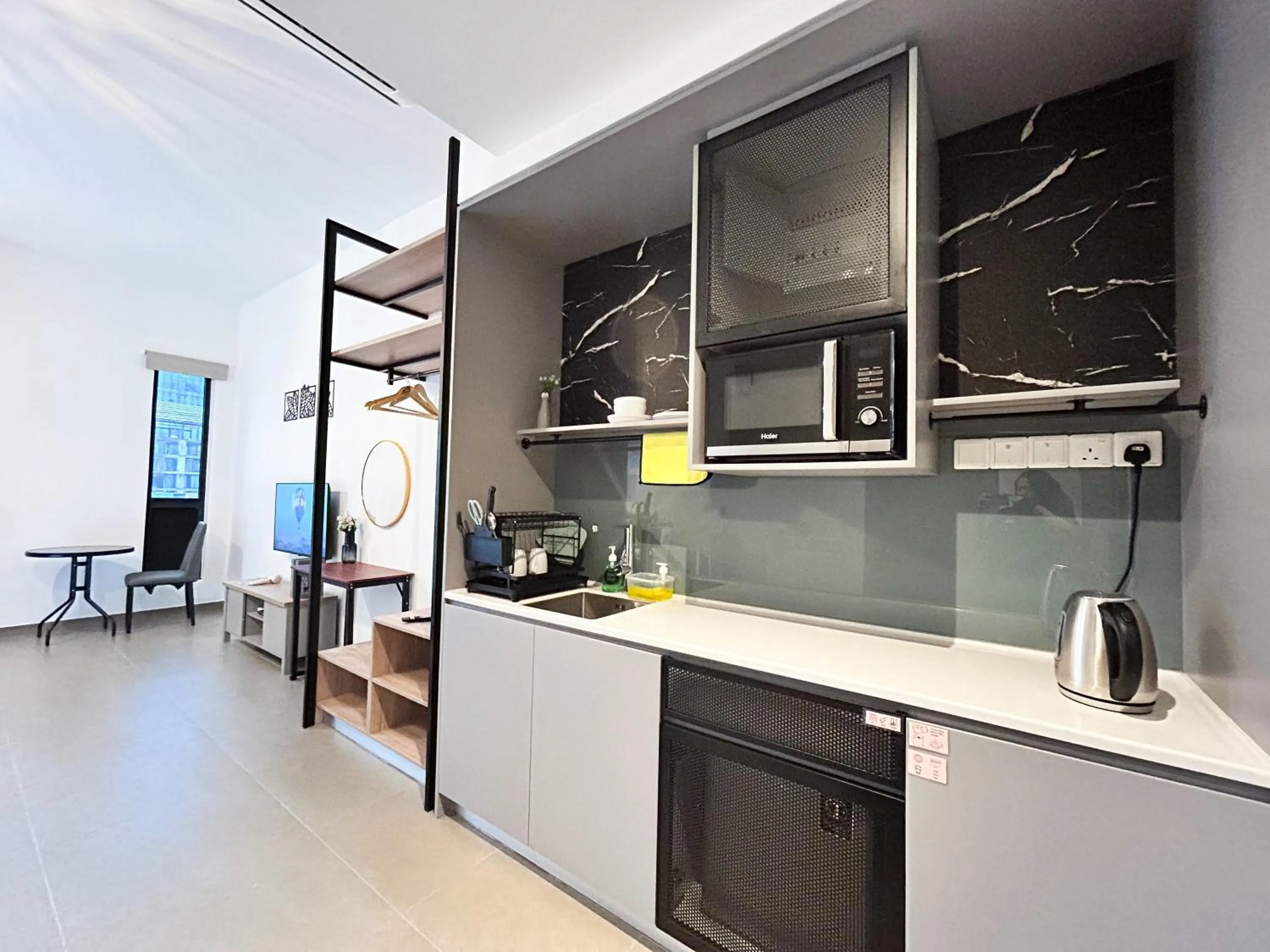 Mossaz by Manhattan Group