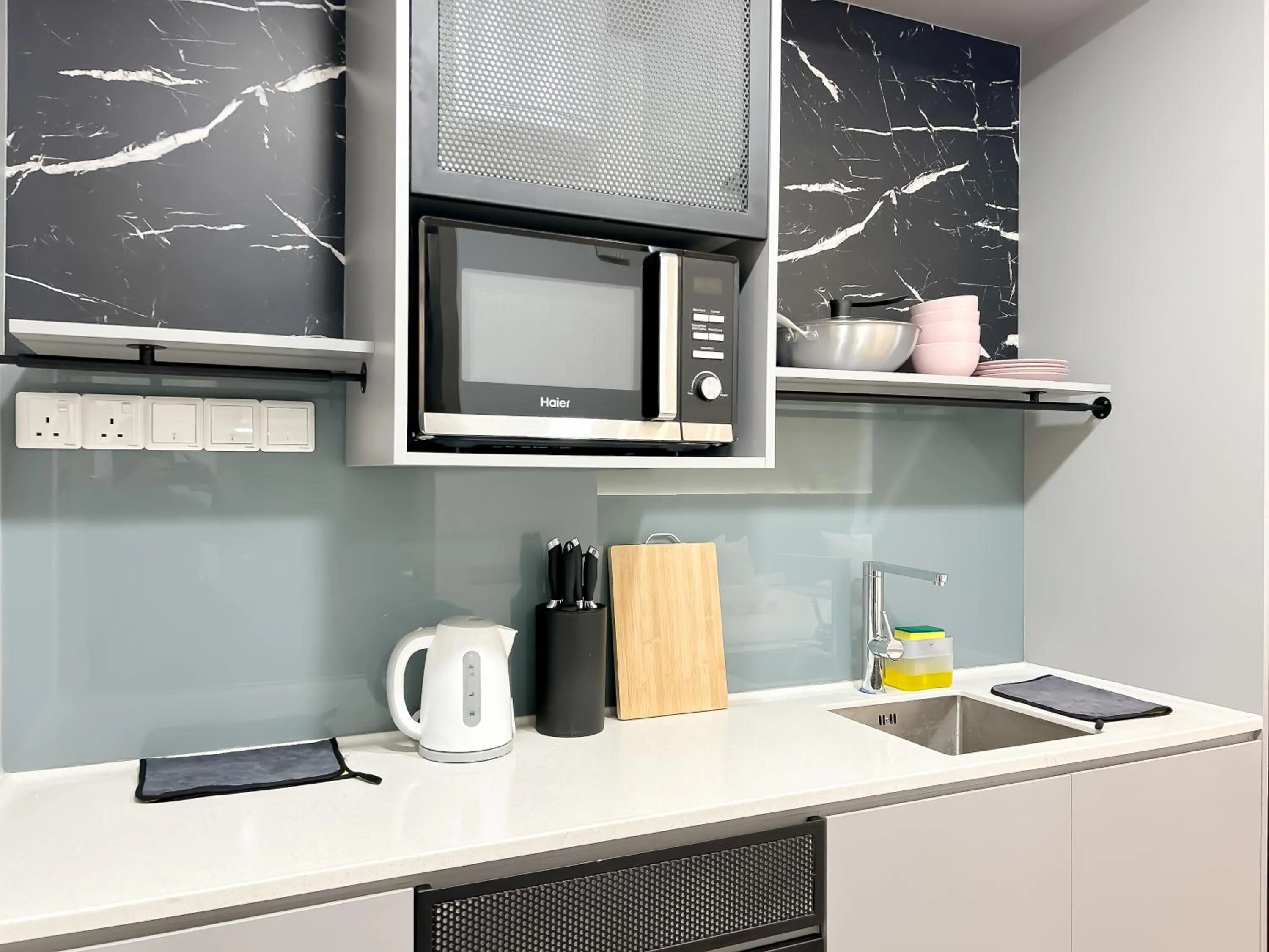 Mossaz by Manhattan Group