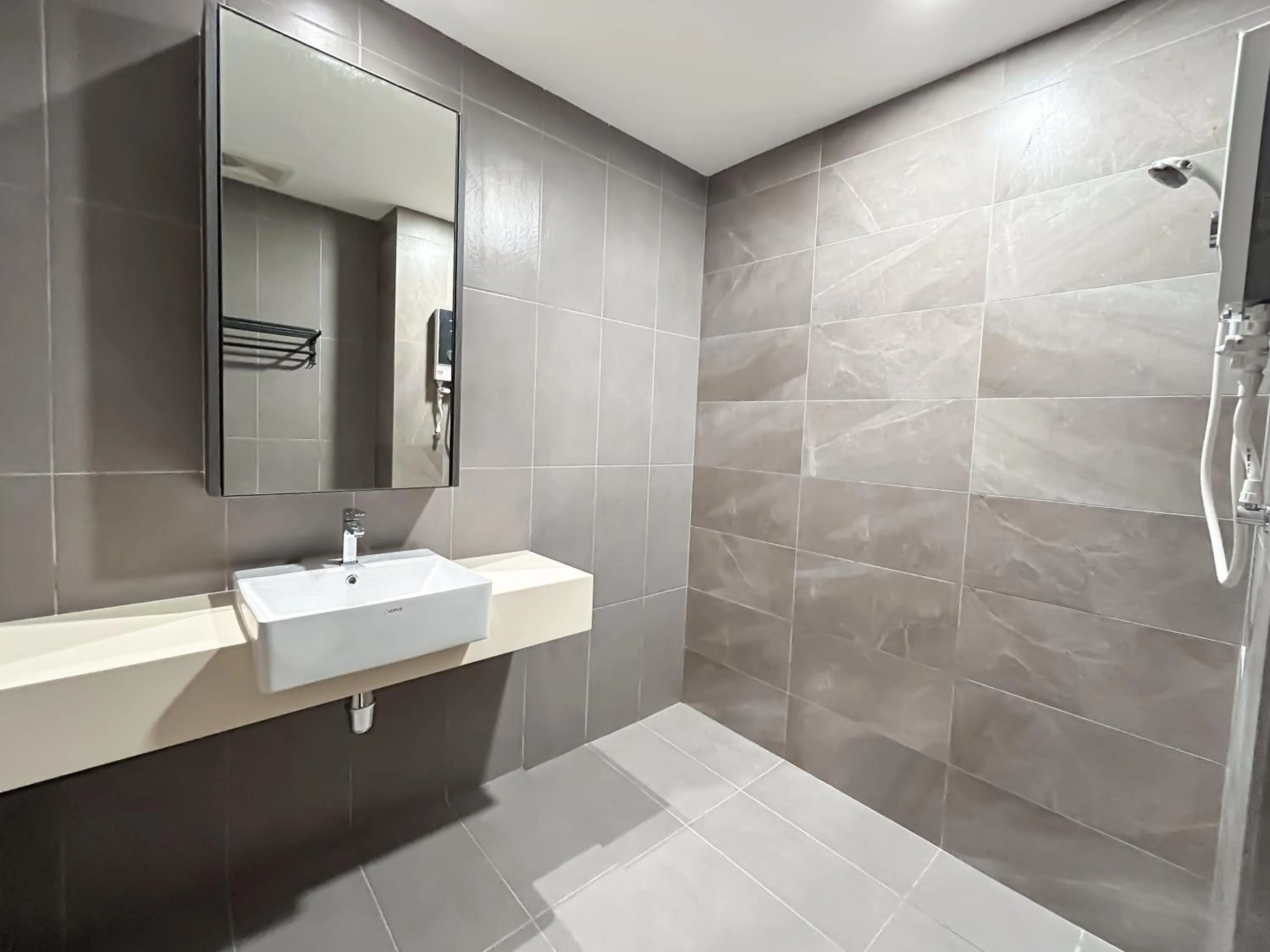 Mossaz by Manhattan Group