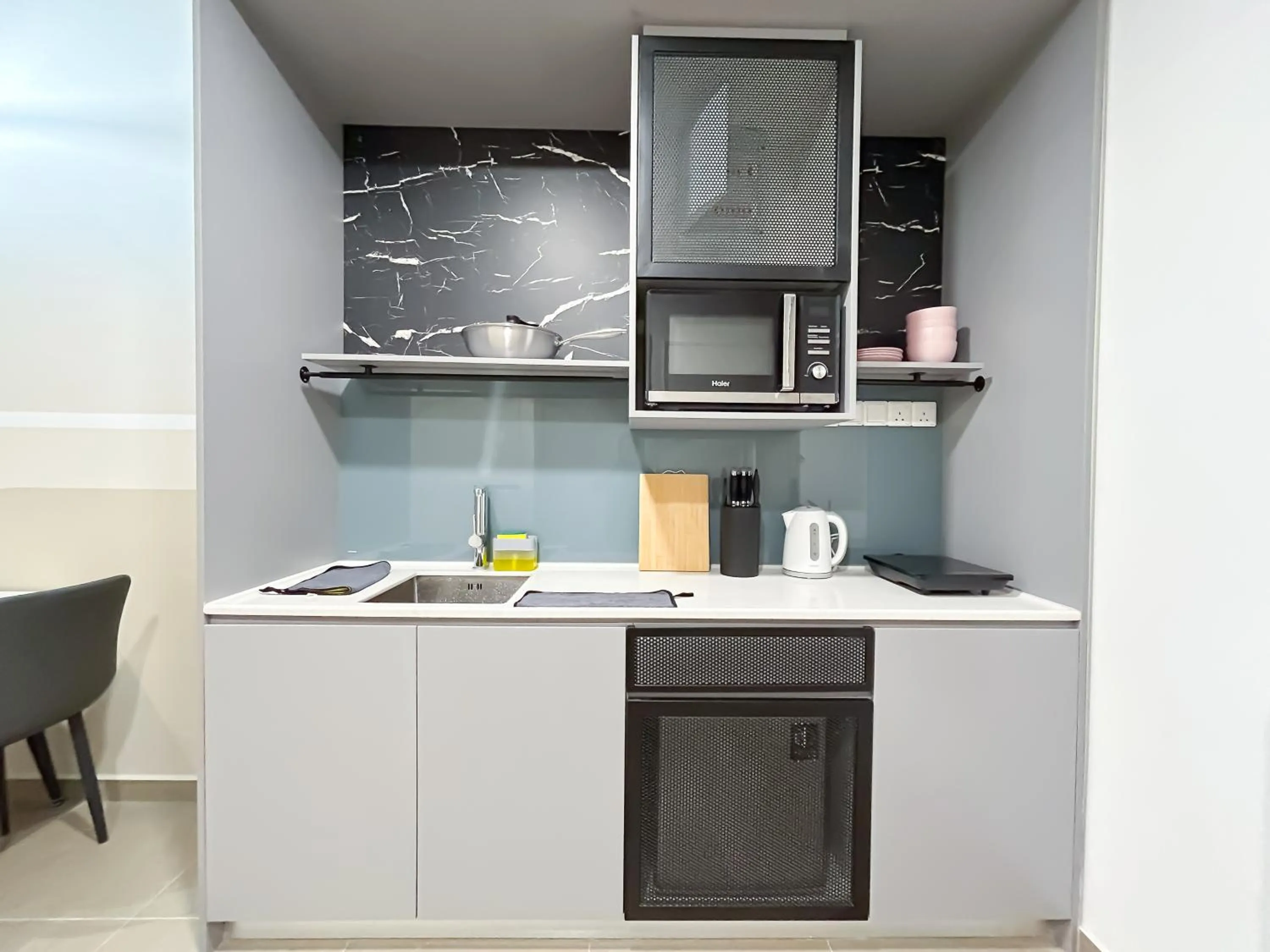 Mossaz by Manhattan Group