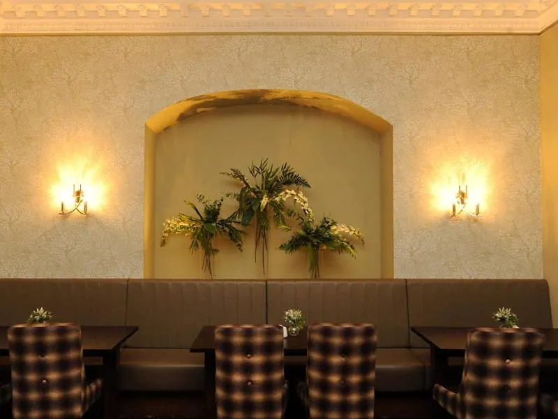 Restaurant/places to eat in The Strathearn Hotel