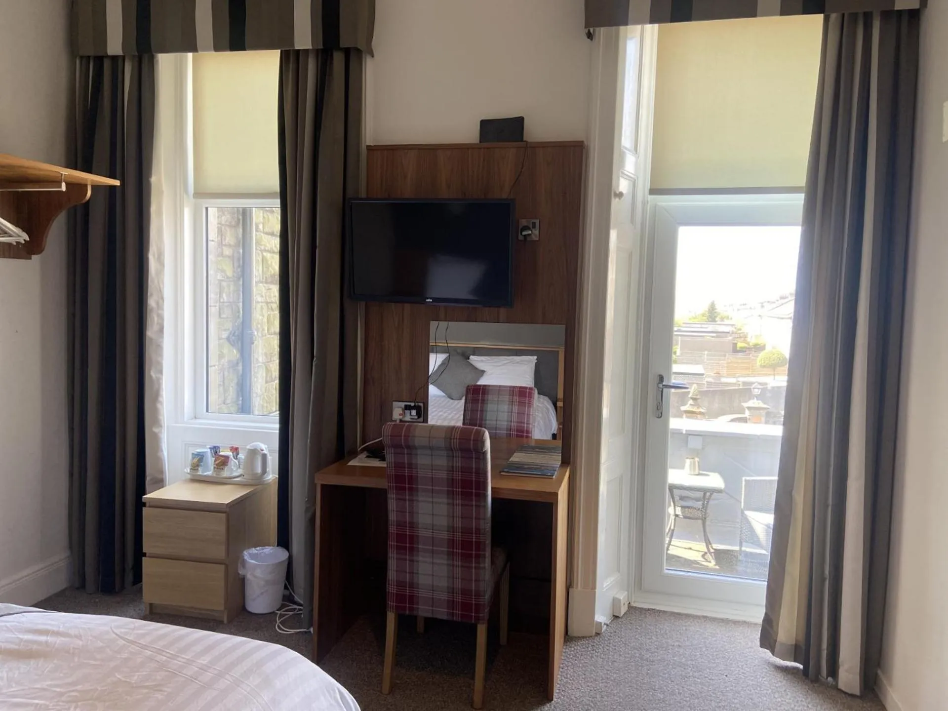 TV and multimedia, Bed in The Strathearn Hotel