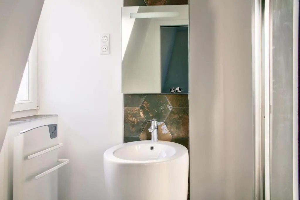 Shower in Super logement cosy avec vue sur Tour Eiffel