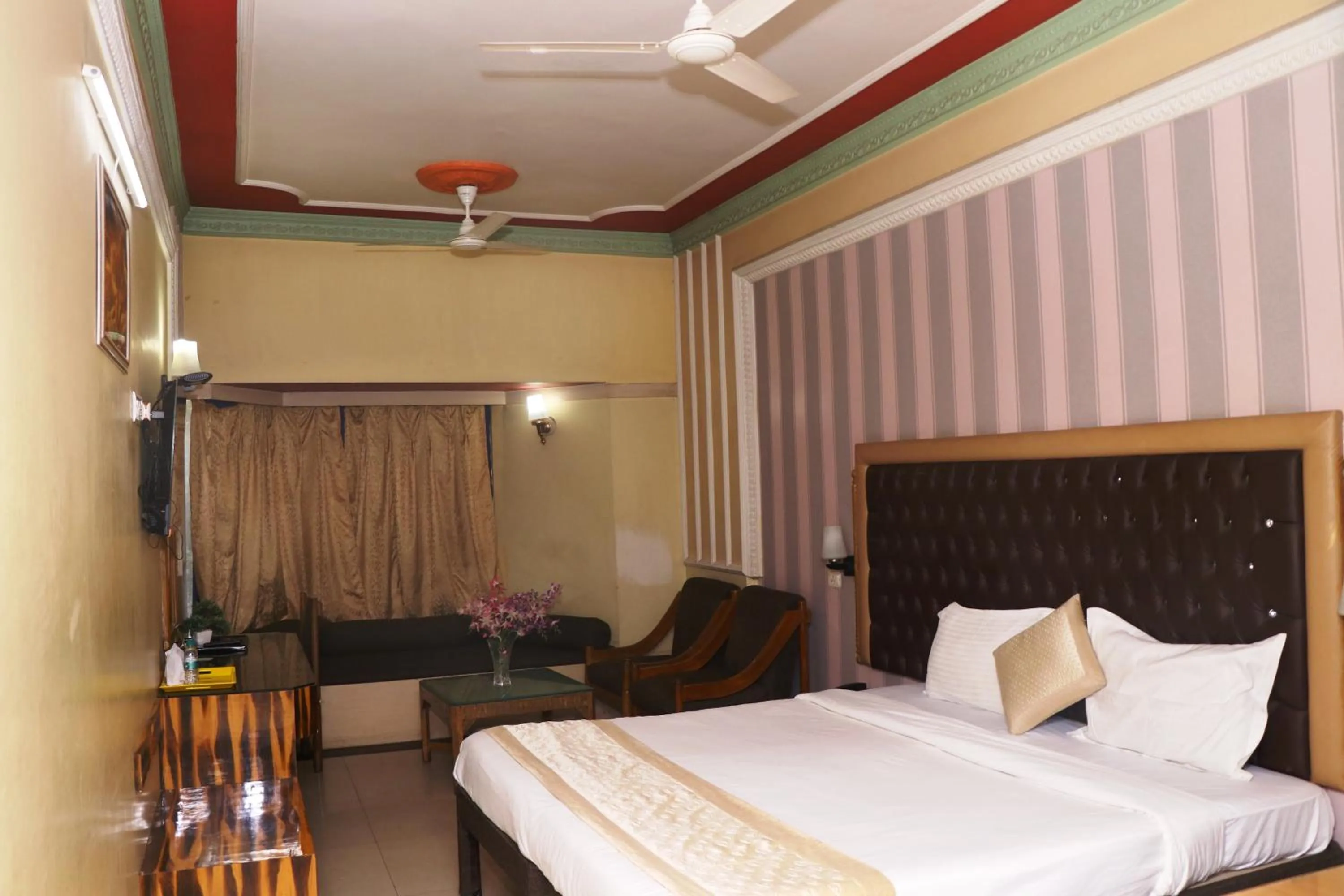Hotel Samrat International