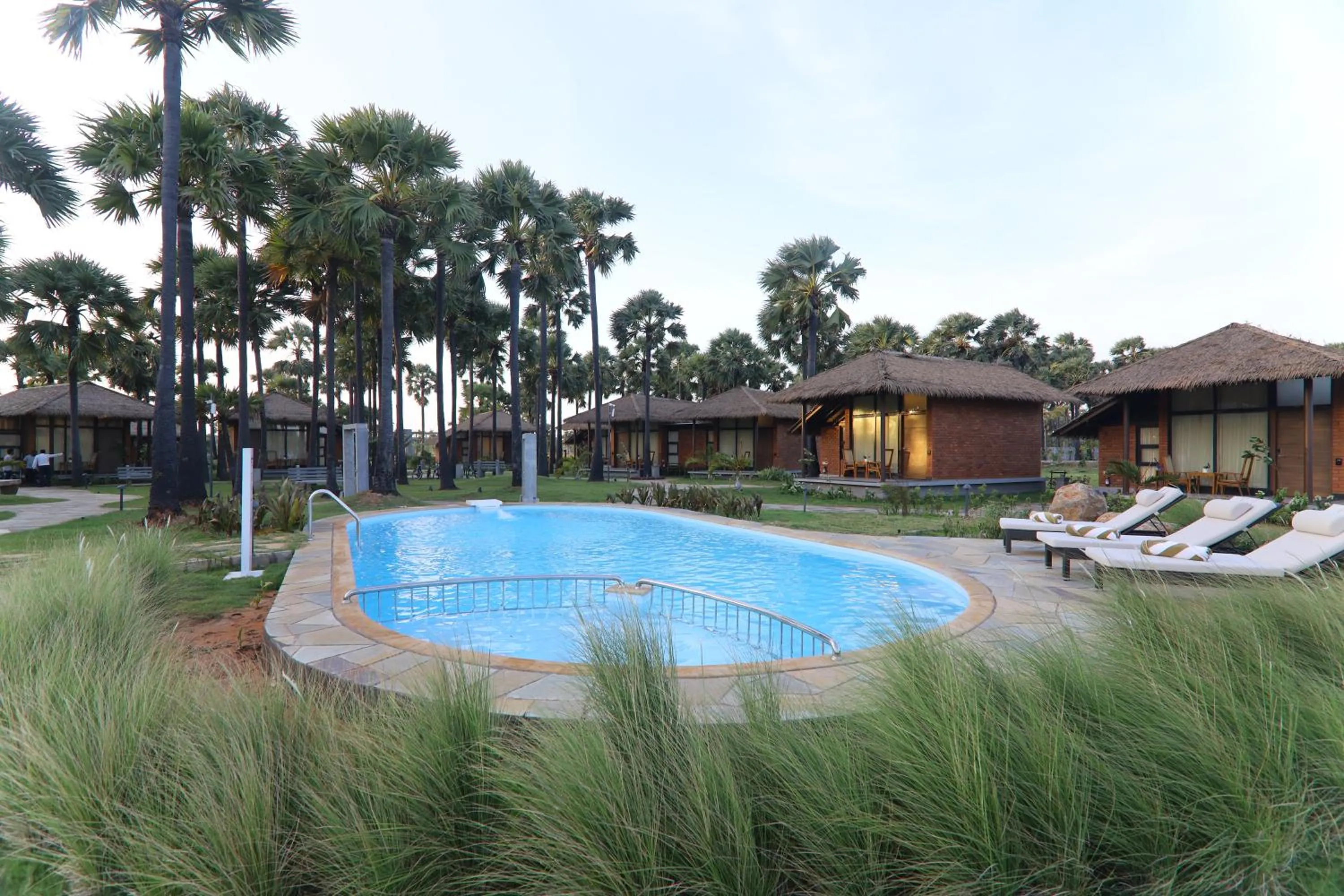 Swimming pool in LA PALMERA
