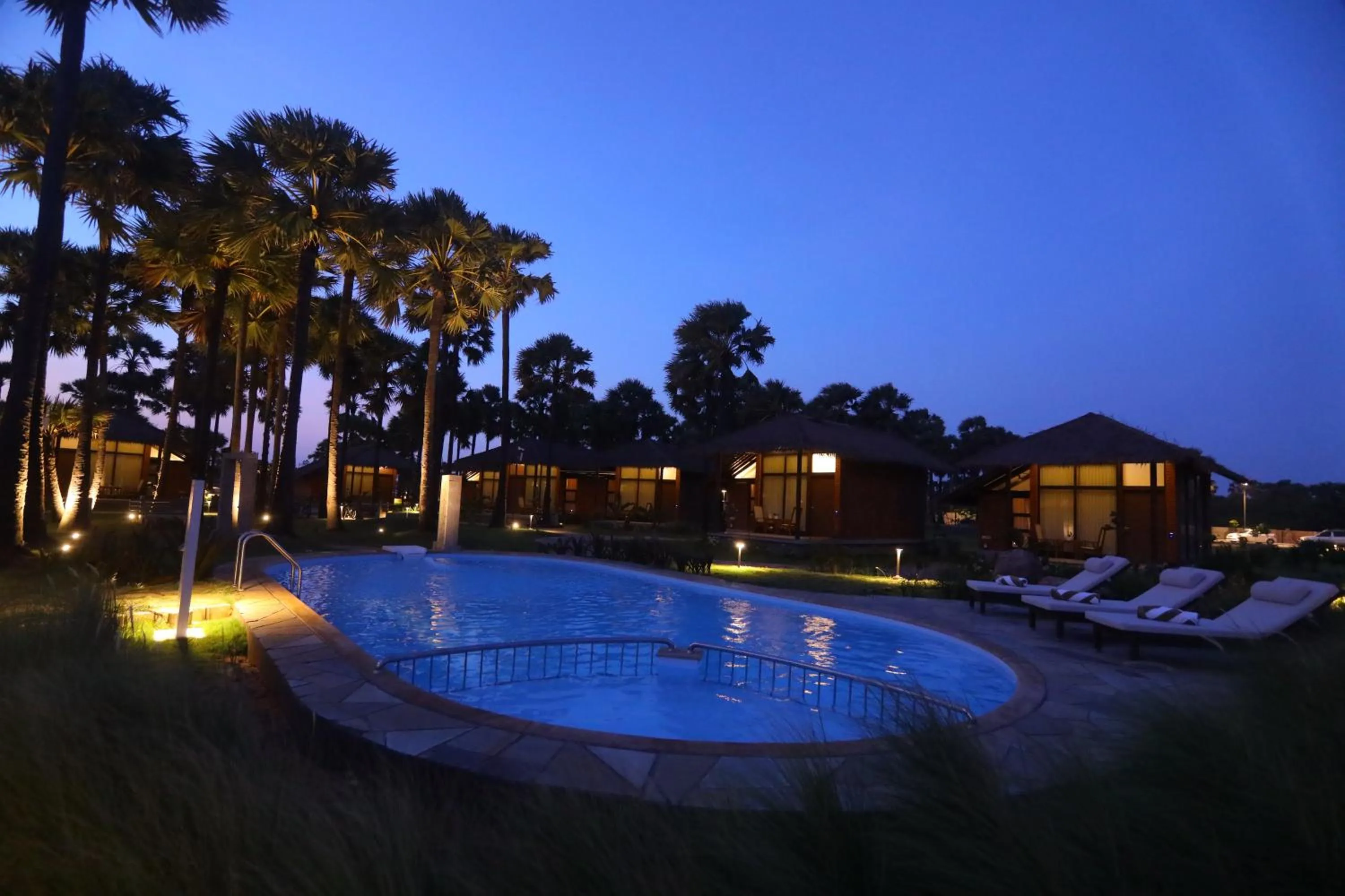 Swimming pool in LA PALMERA