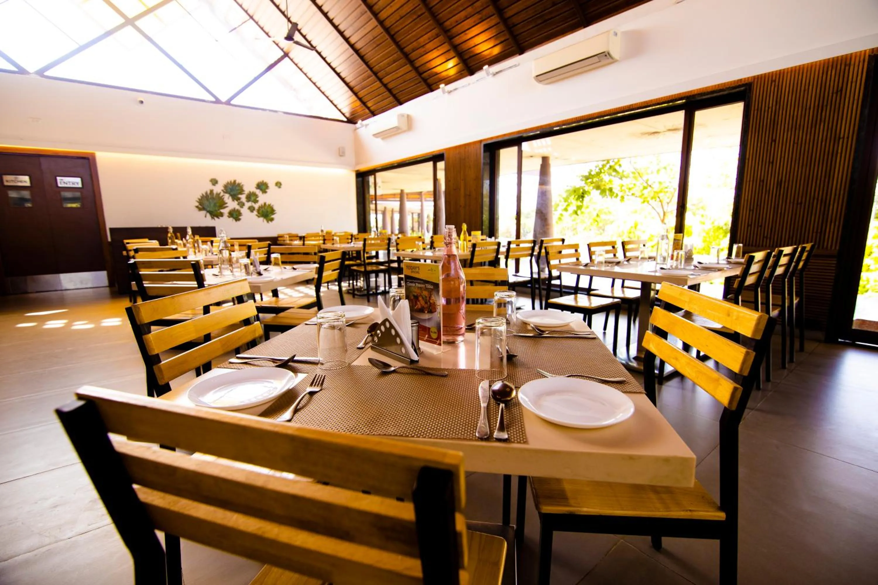 Restaurant/places to eat in LA PALMERA