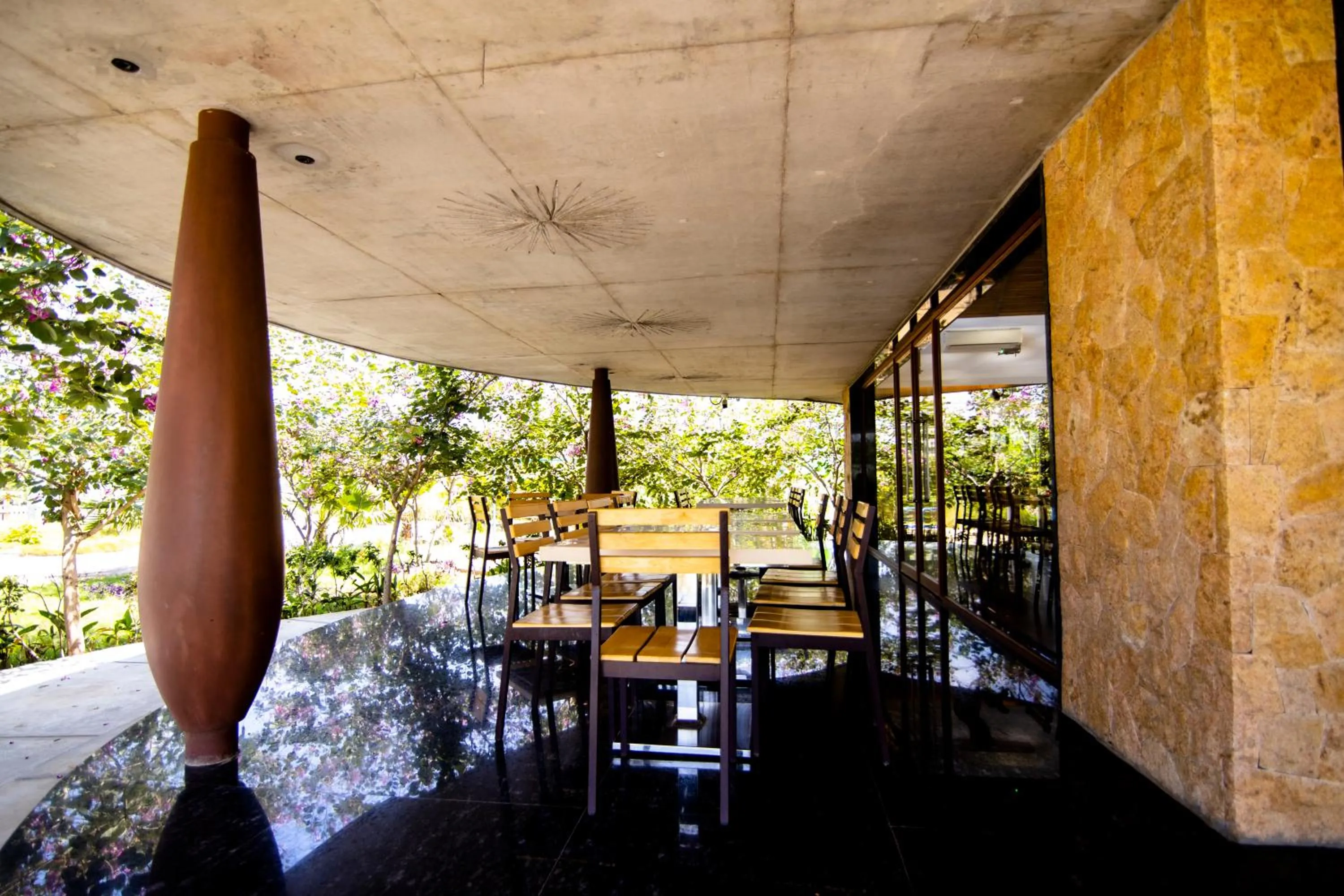 Restaurant/places to eat in LA PALMERA