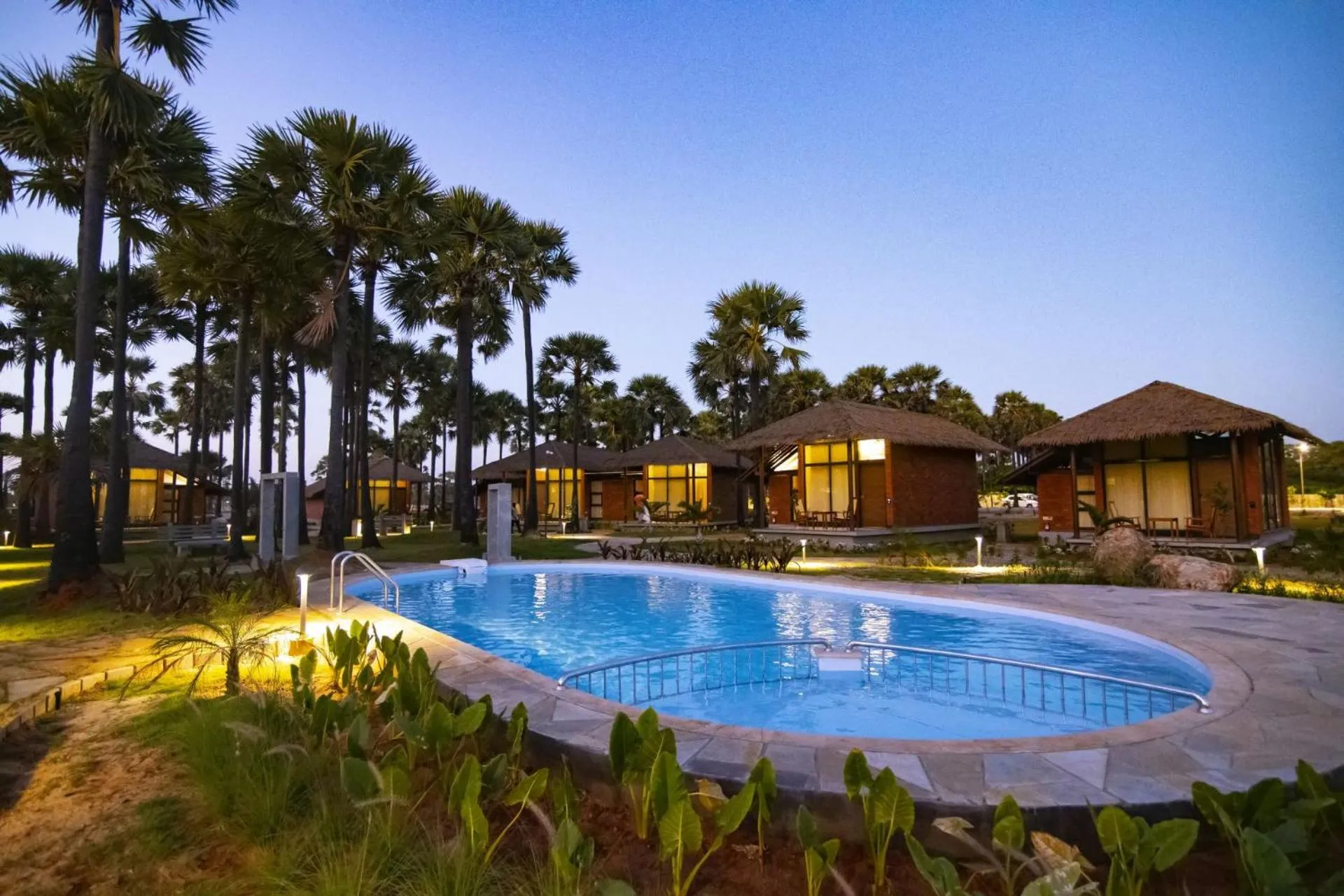 Swimming pool in LA PALMERA