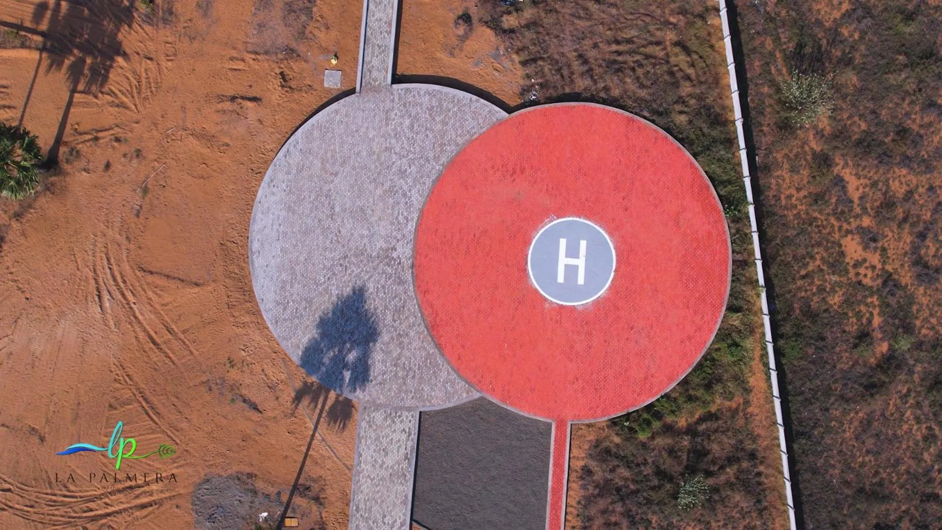 Business facilities in LA PALMERA