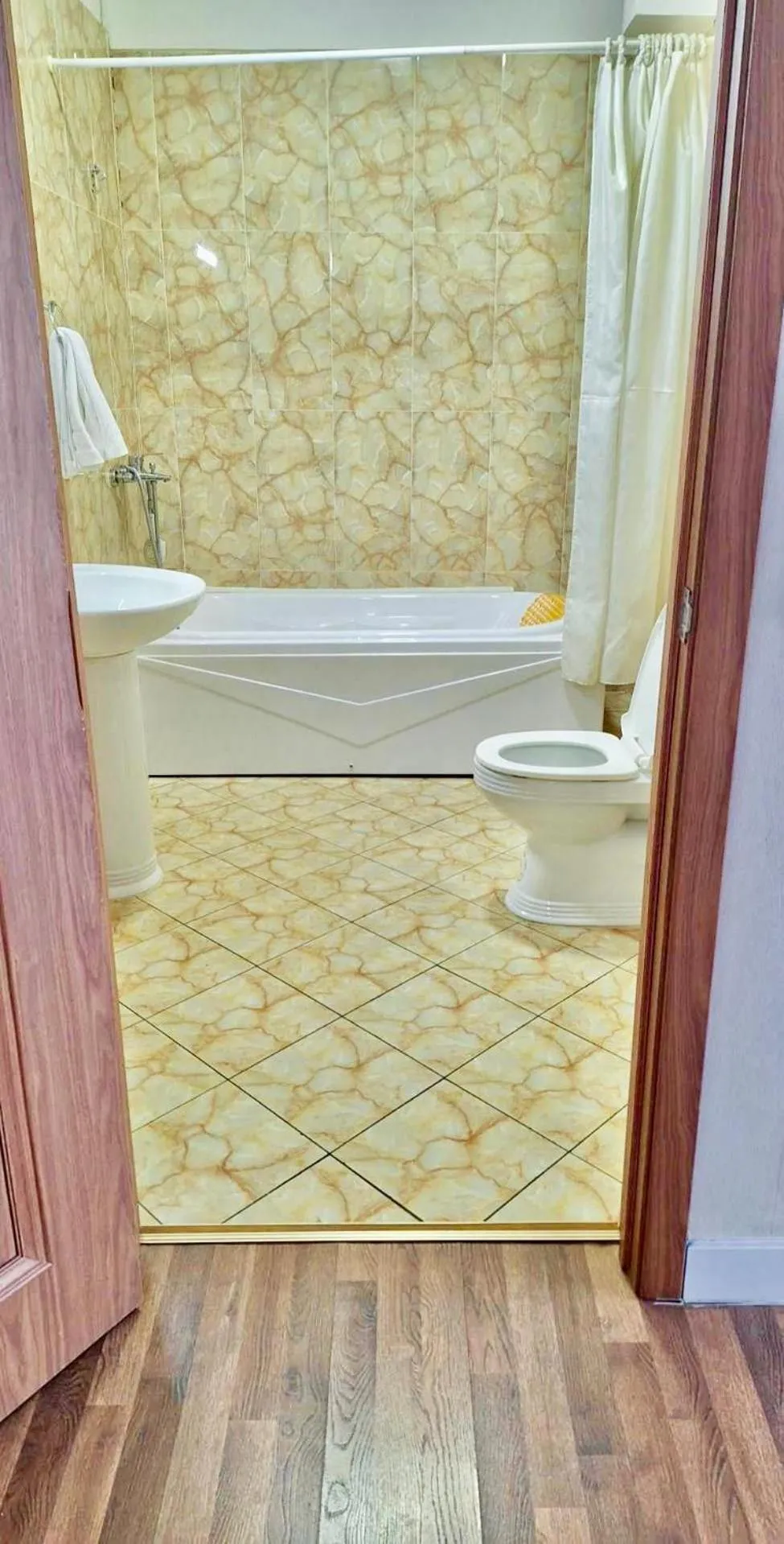 Shower in Negdelchin Hotel & Service Apartment