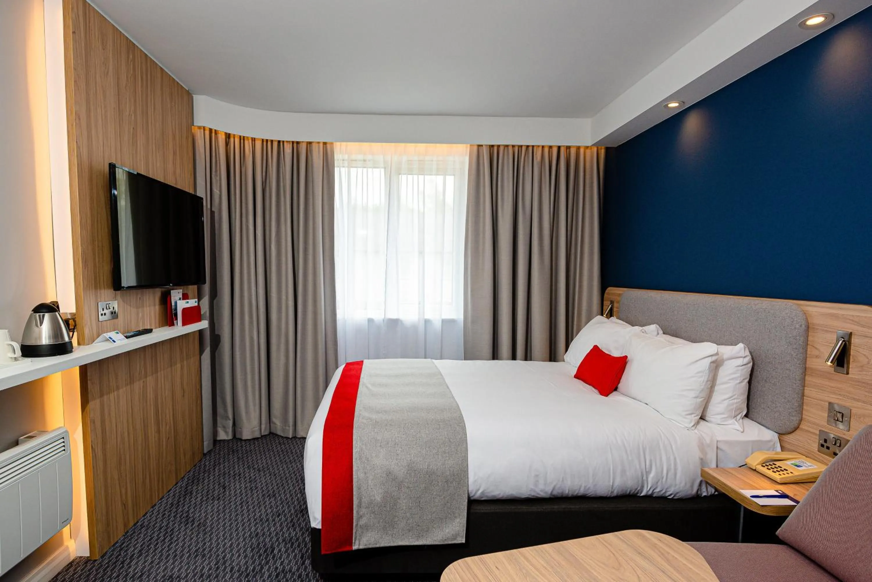 Photo of the whole room, Bed in Holiday Inn Express Canterbury by IHG