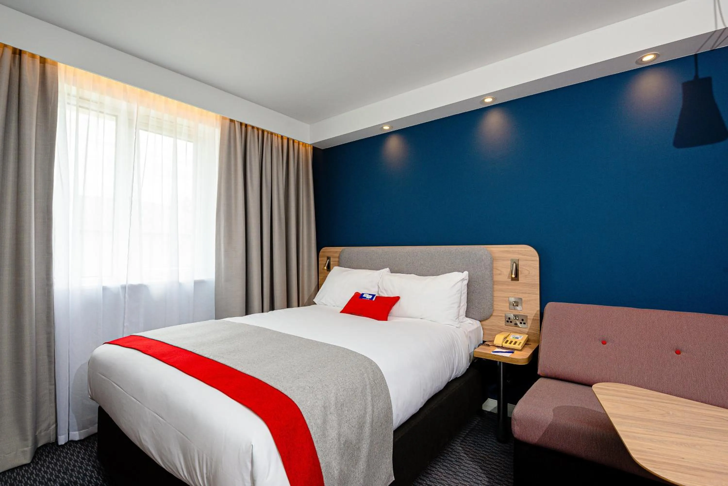 Photo of the whole room, Bed in Holiday Inn Express Canterbury by IHG