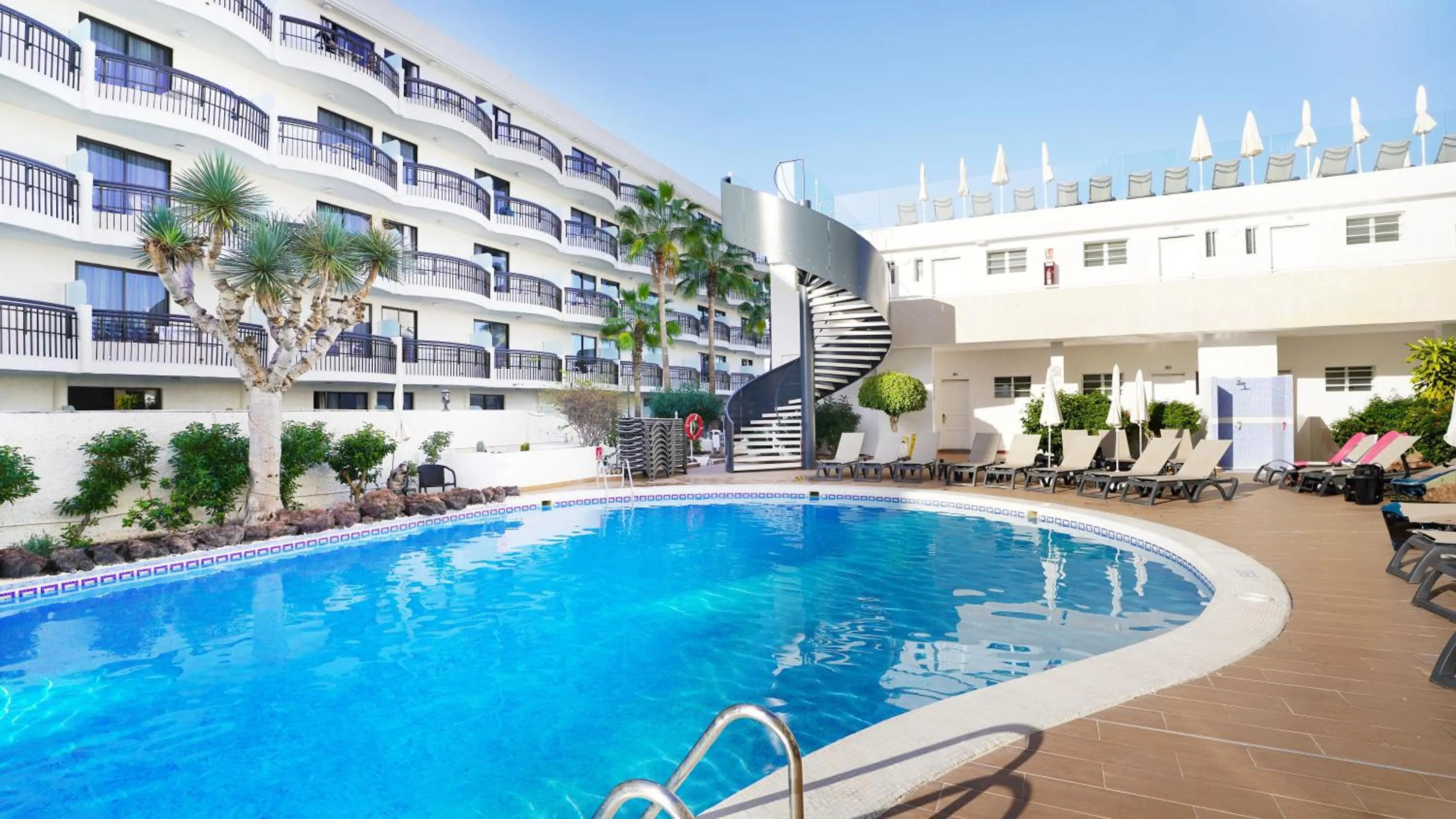 Swimming pool in Coral California - Adults Only