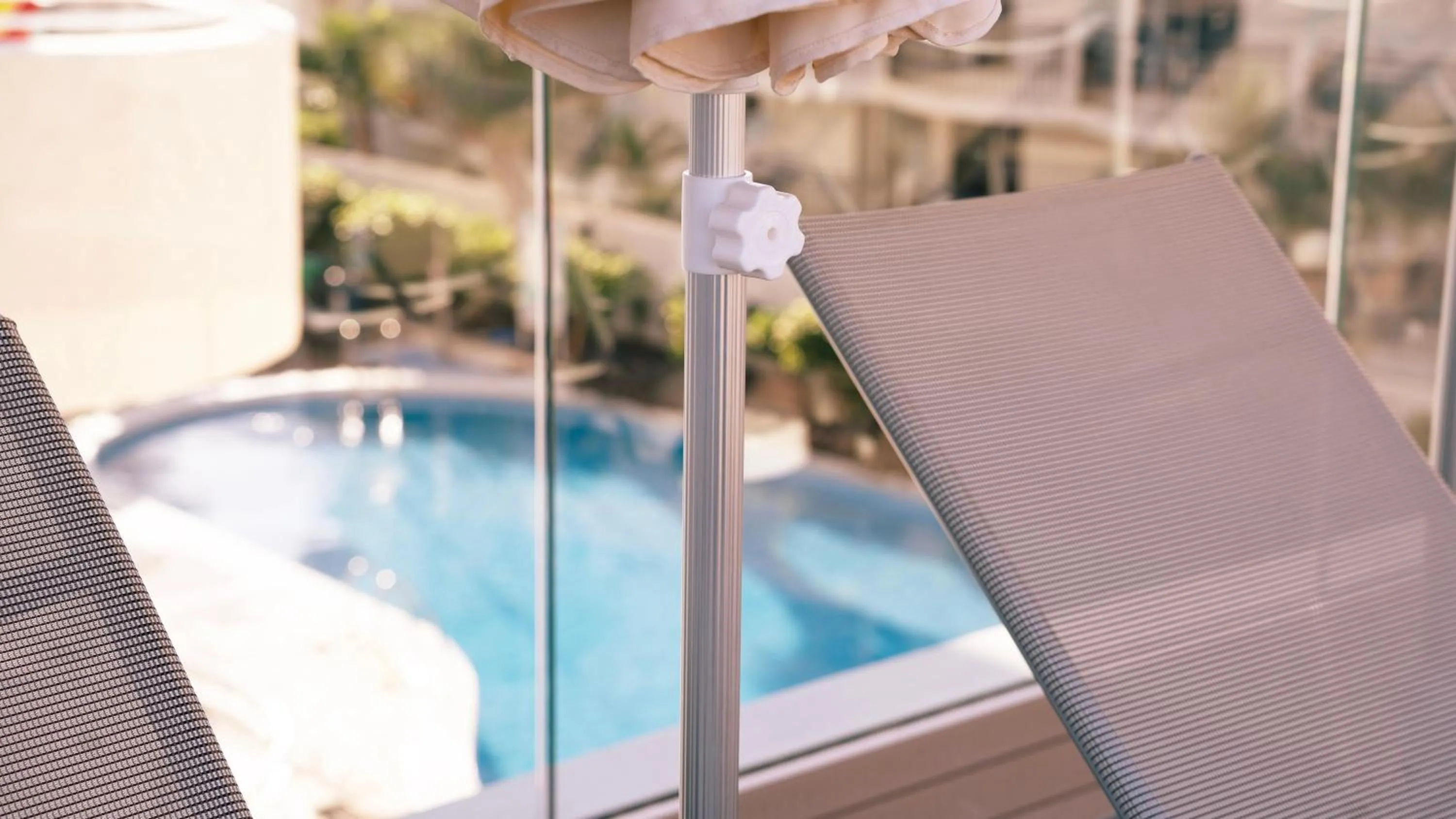 Swimming pool in Coral California - Adults Only