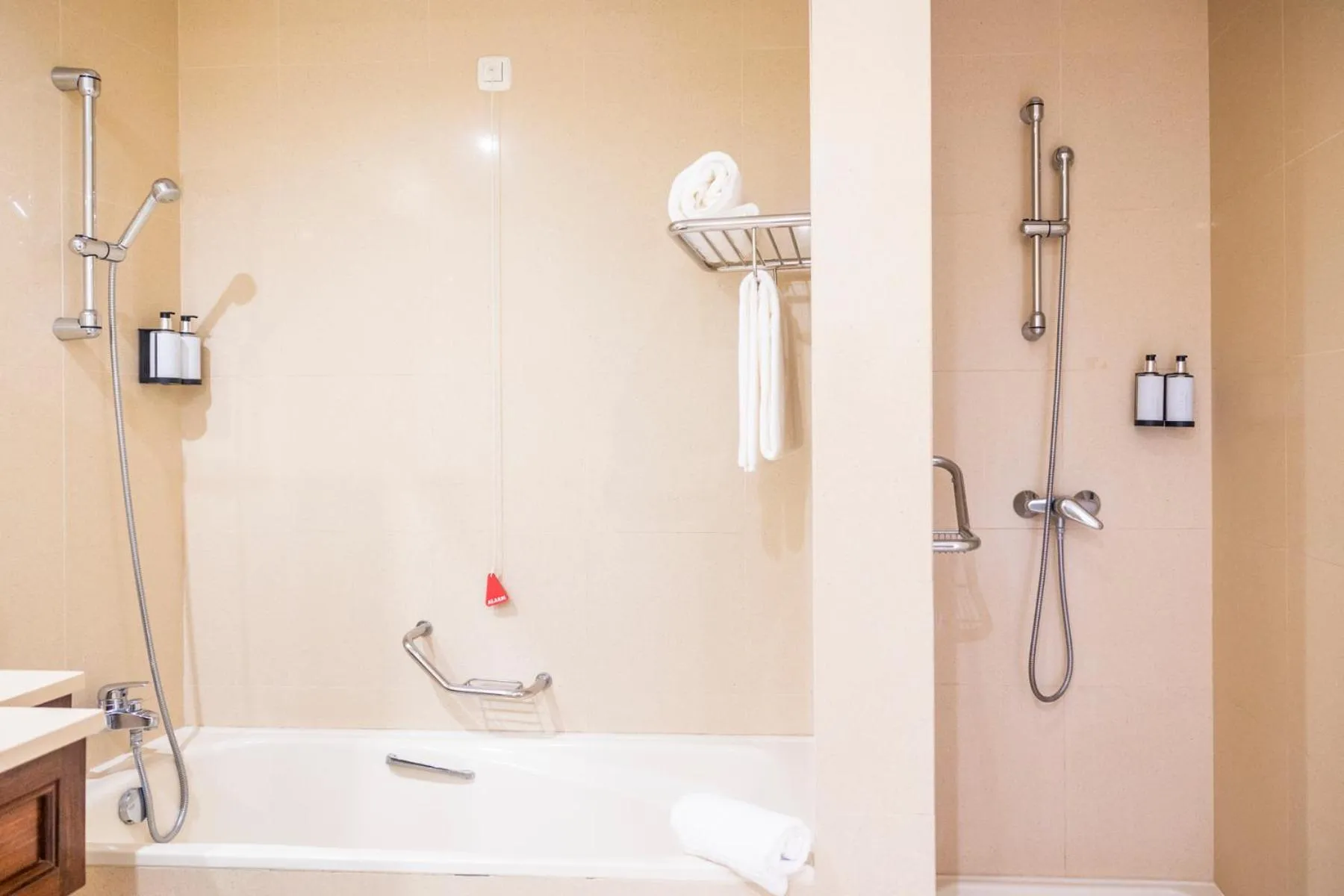 Bathroom in Quinta Funchal Gardens - Adults Only