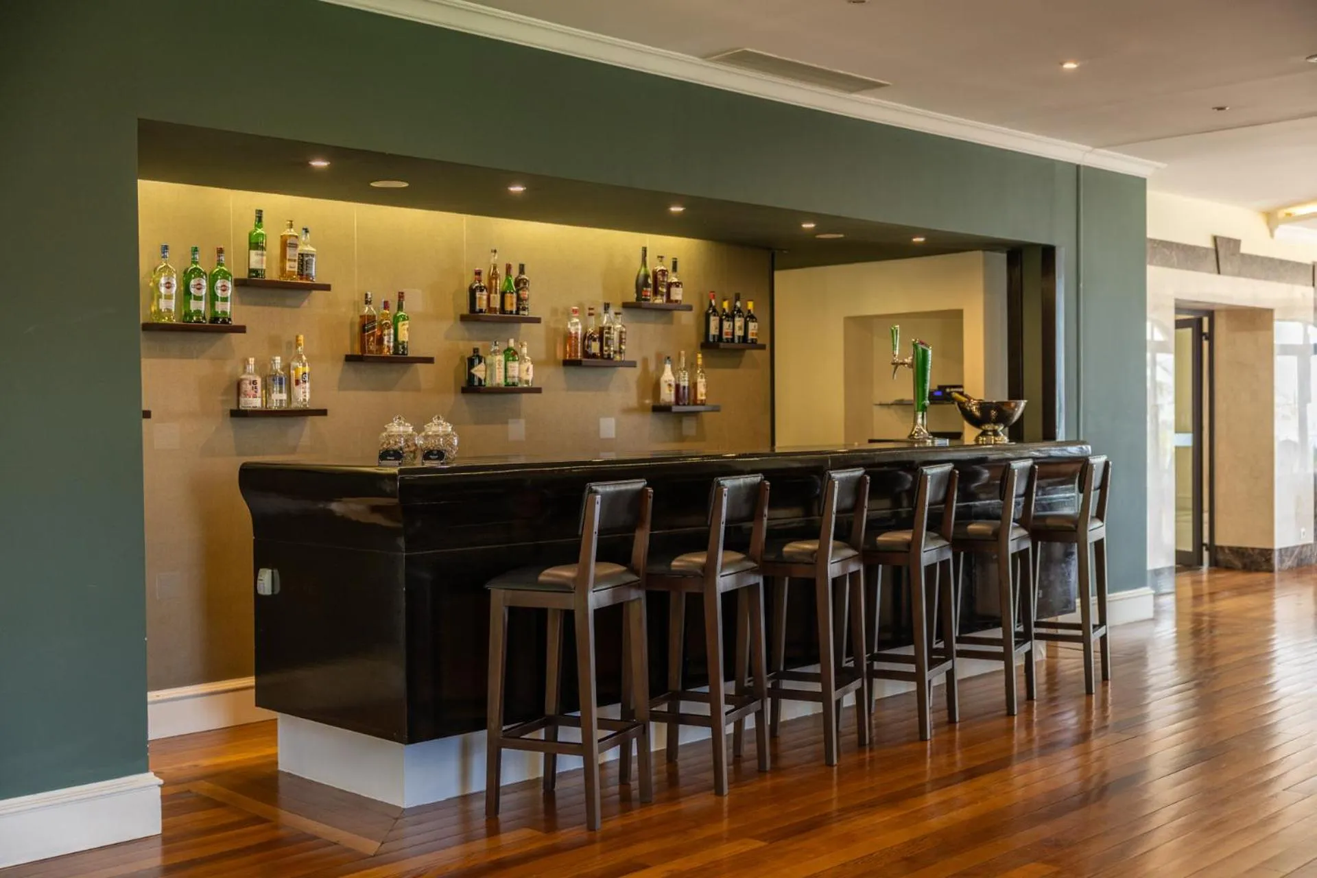 Lounge or bar in Quinta Funchal Gardens - Adults Only