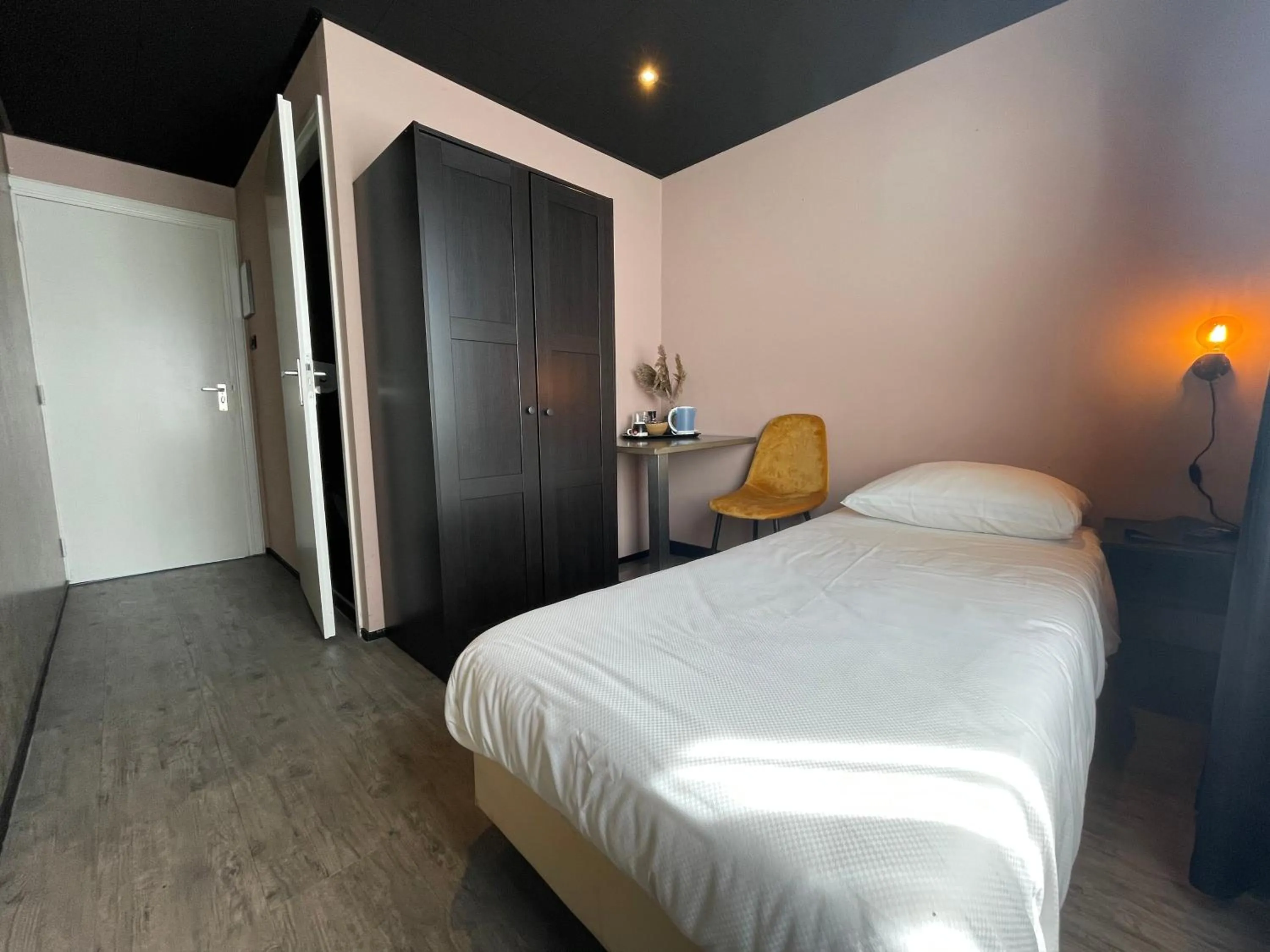 Bed in Hotel Restaurant Anno Nu