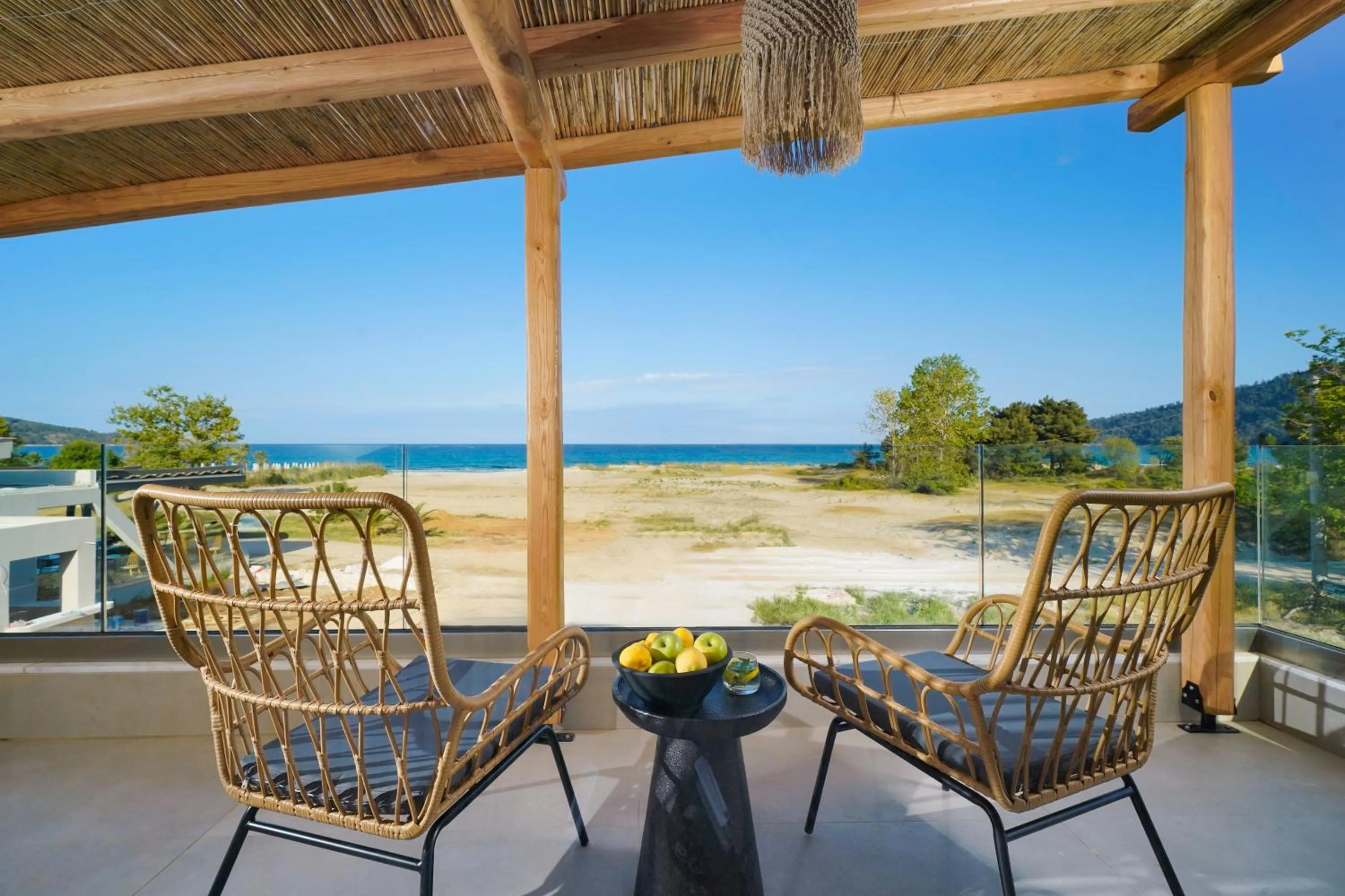 Amo Golden Suites