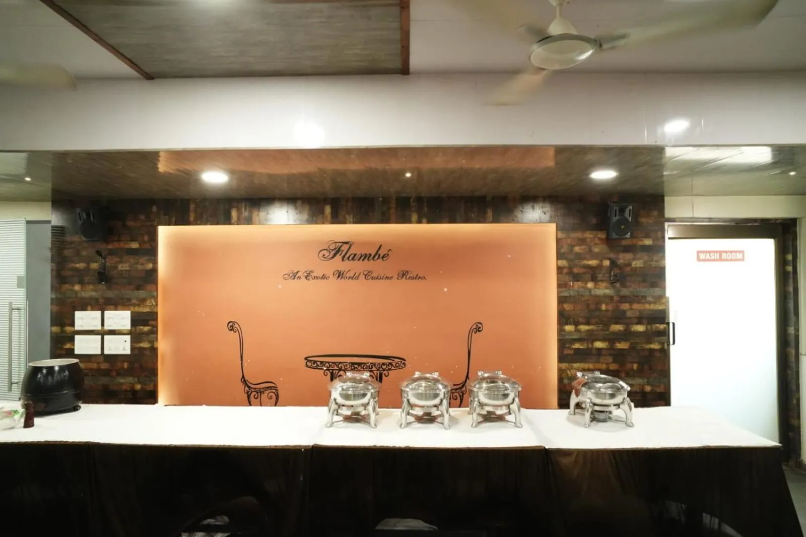 Food and drinks in HOTEL GRANDEUR