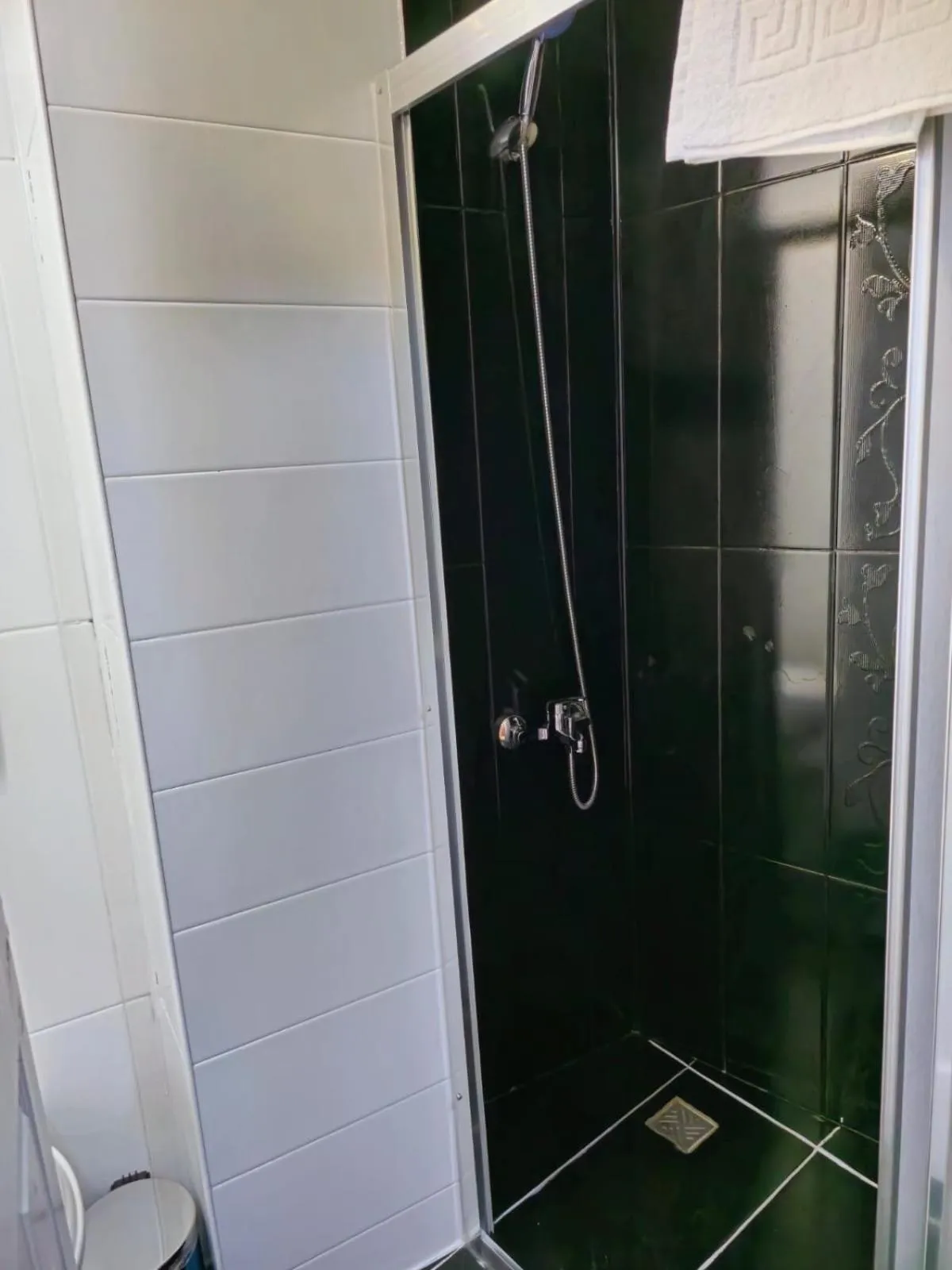 Shower in Uyu Room Adana Hotel