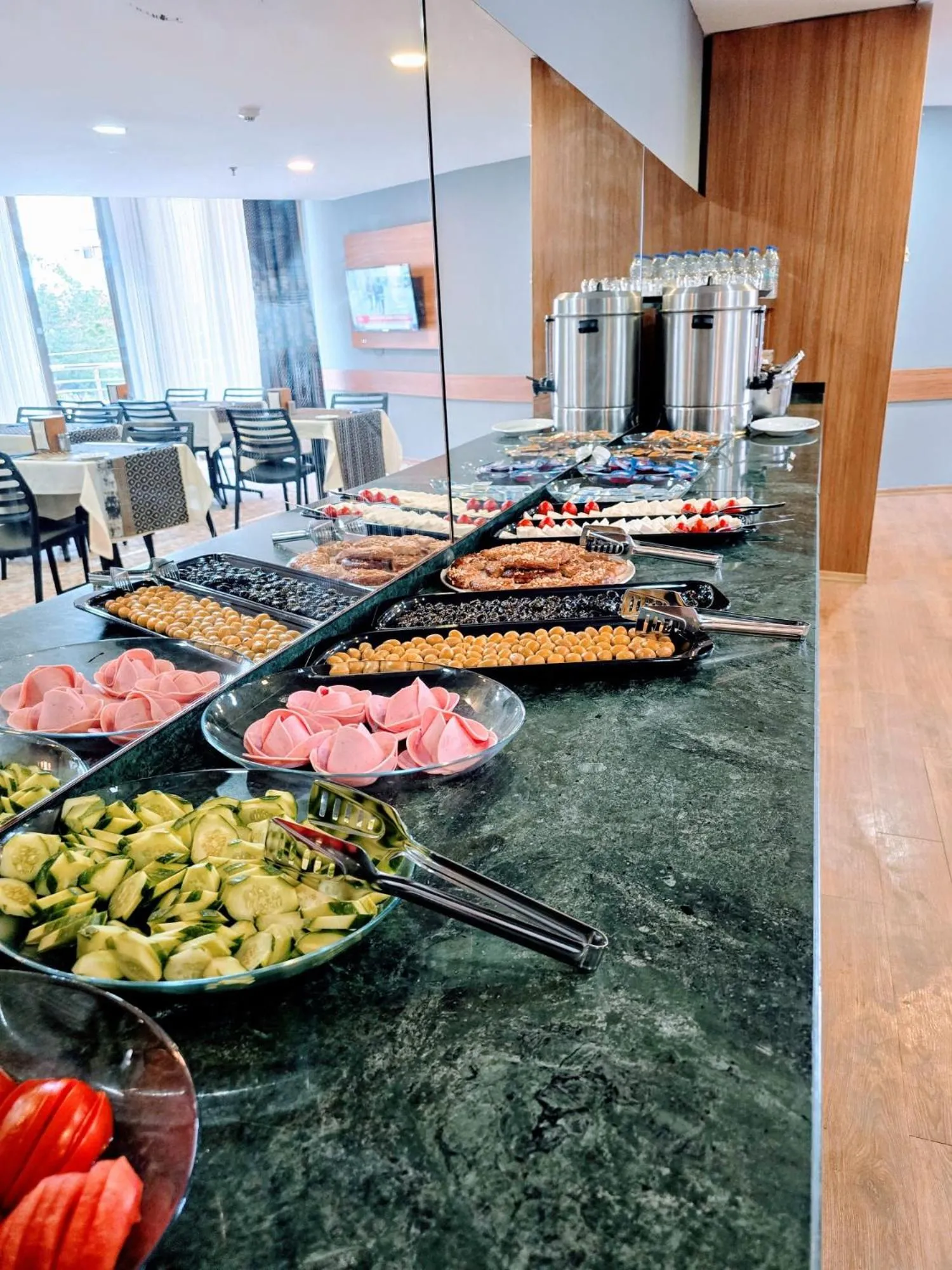 Breakfast in Uyu Room Adana Hotel