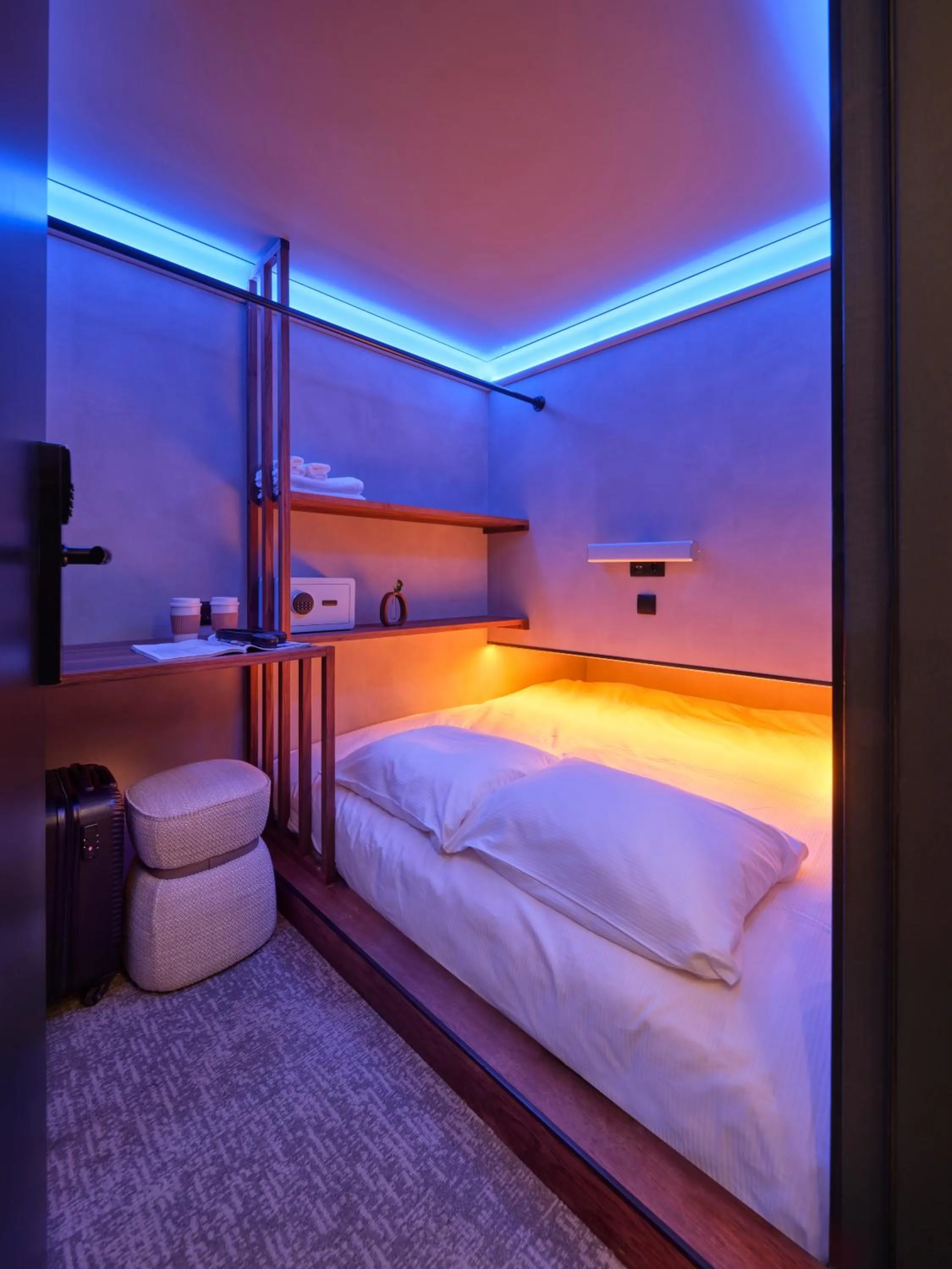 Bedroom, Bed in The Hyve Capsule hostel Amsterdam