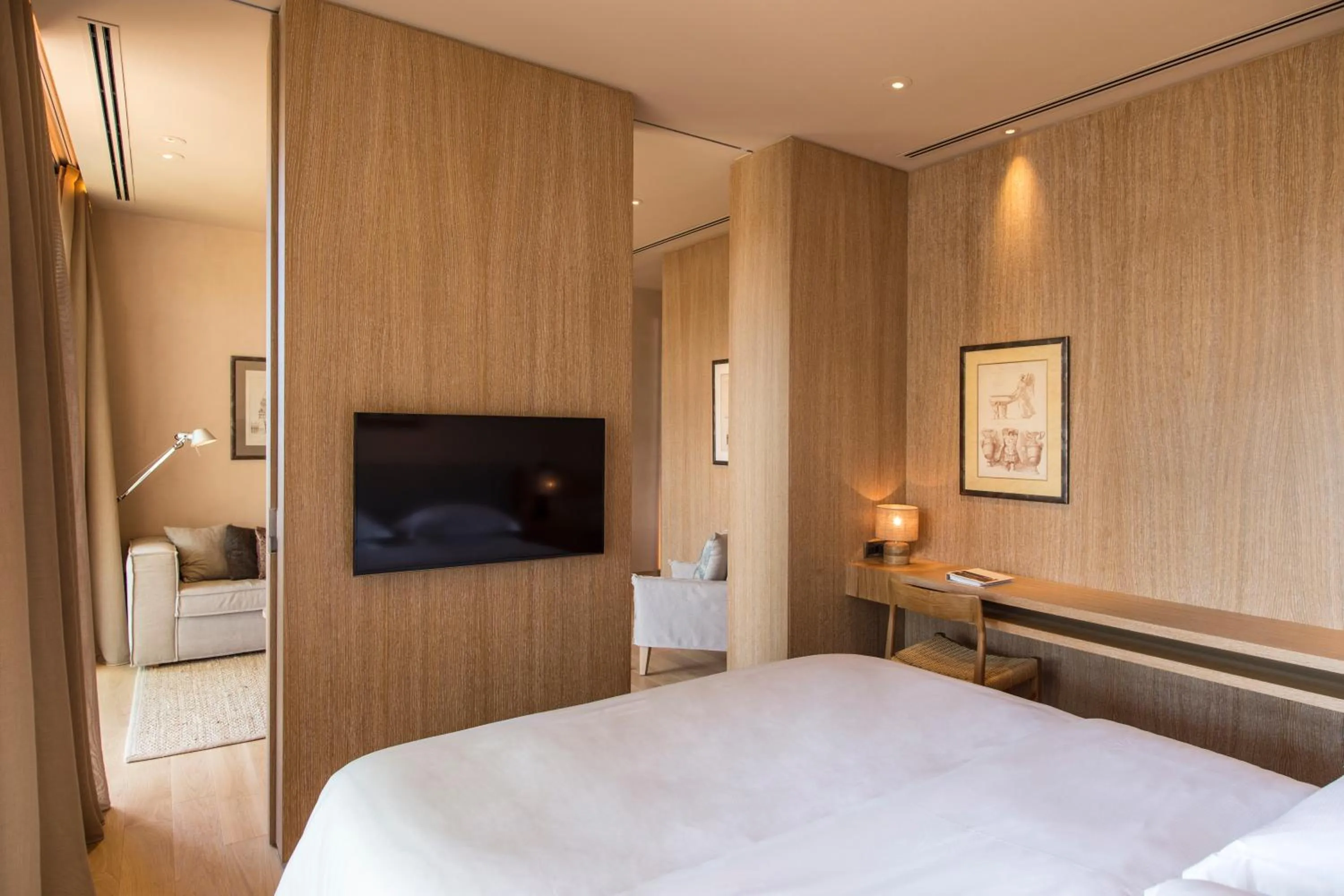 TV and multimedia, Bed in The Margi