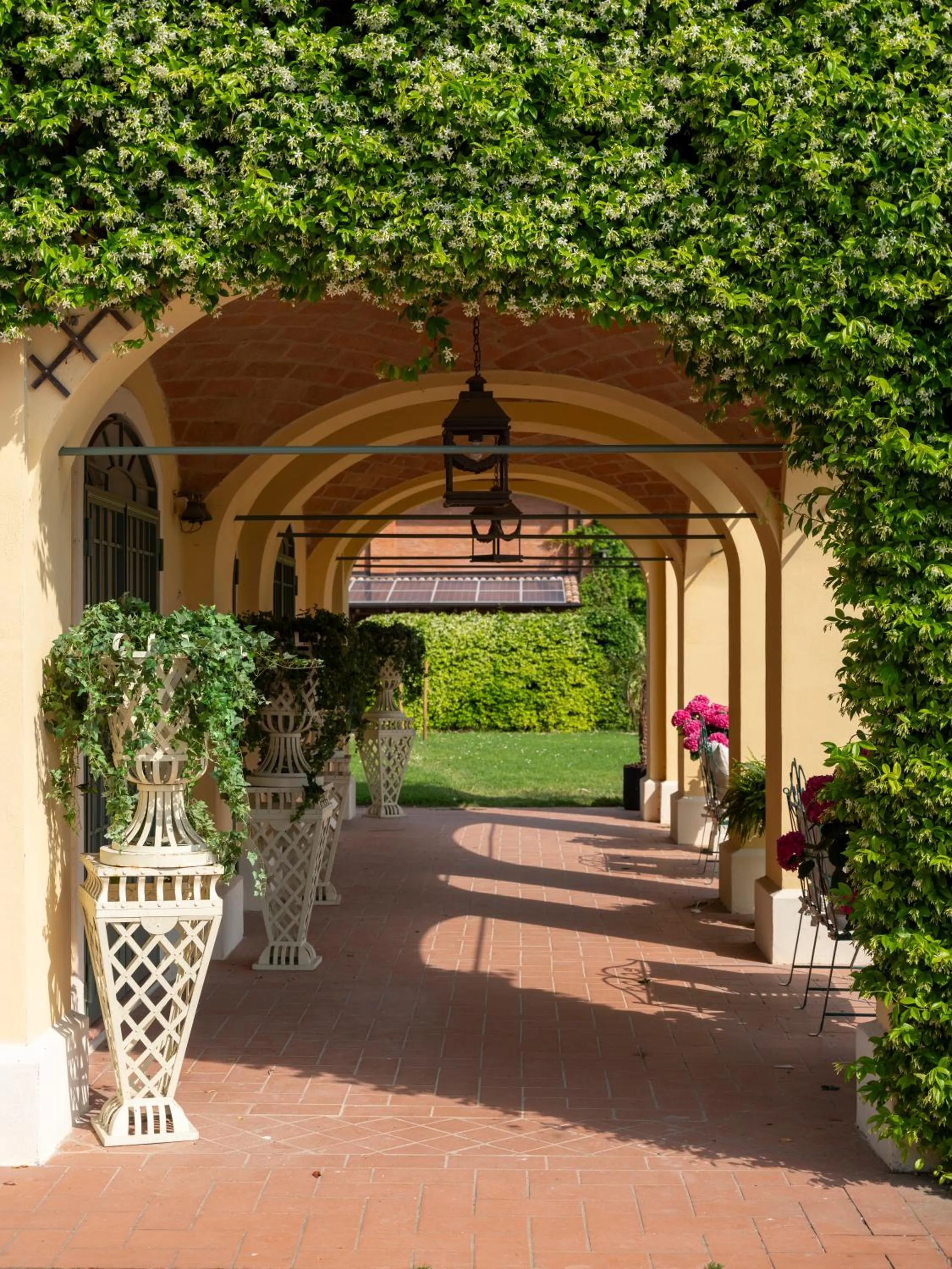 Patio in Elizabeth Country House, a Member of Design Hotels