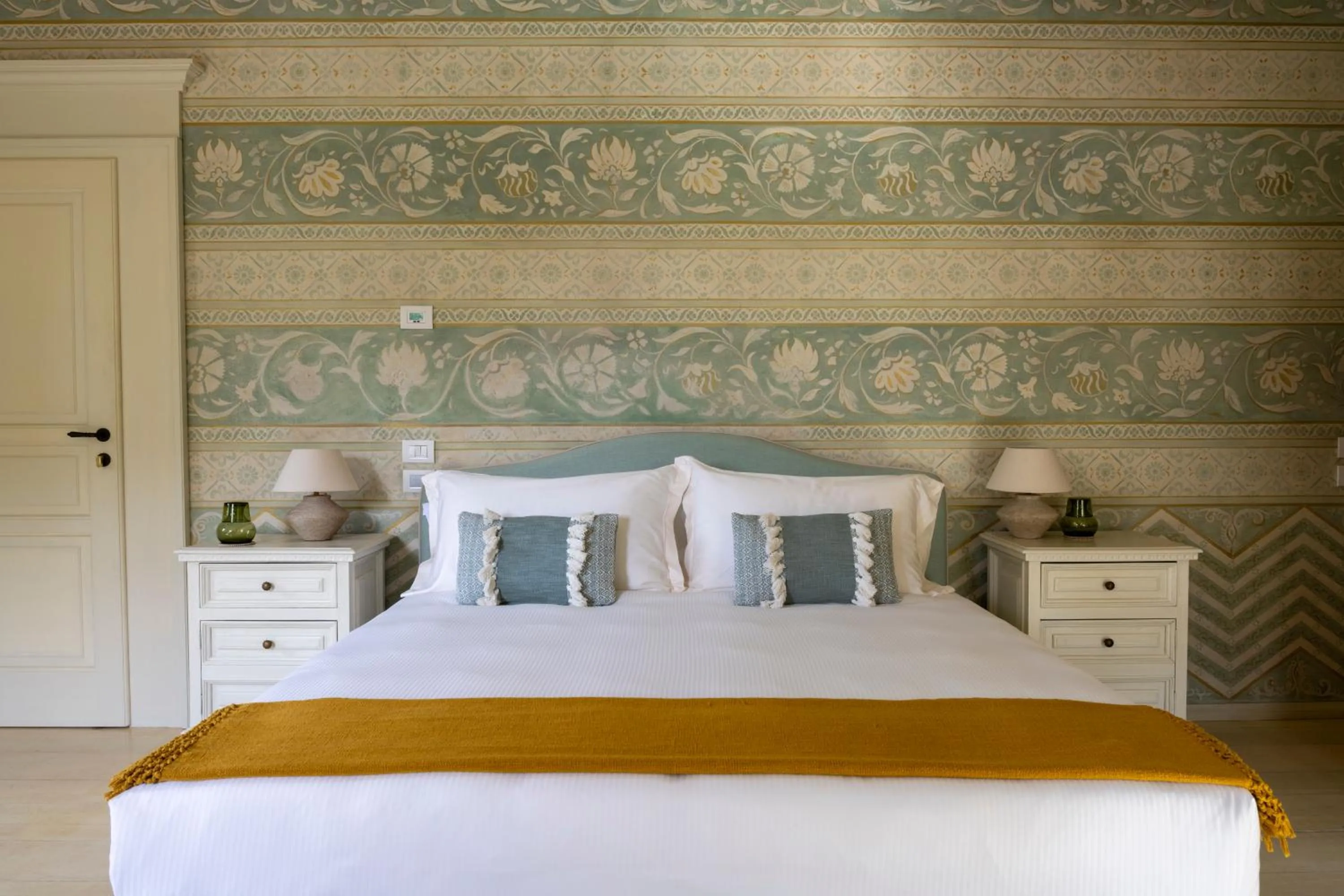 Bed in Elizabeth Country House, a Member of Design Hotels