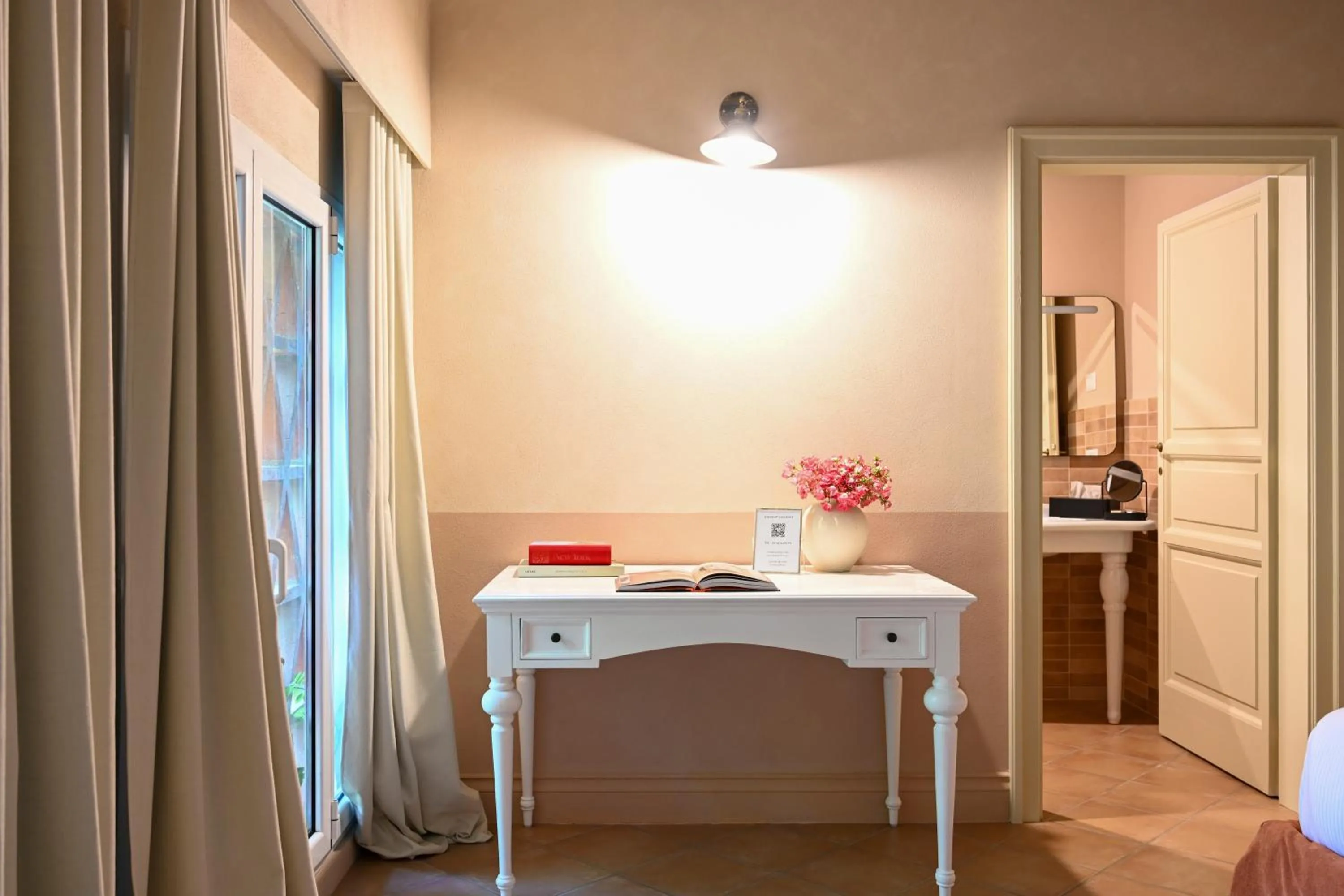 Bathroom, Bed in Elizabeth Country House, a Member of Design Hotels