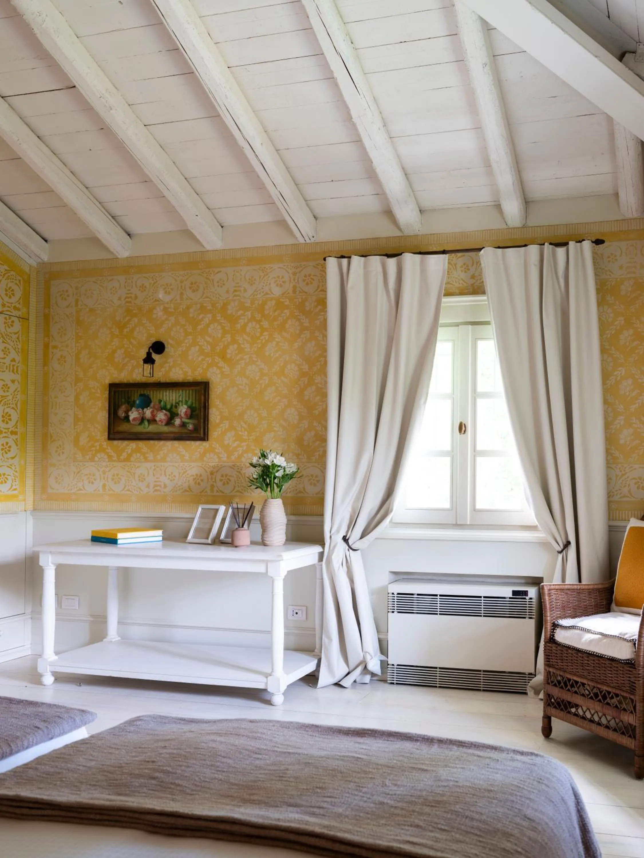 Photo of the whole room, Bed in Elizabeth Country House, a Member of Design Hotels