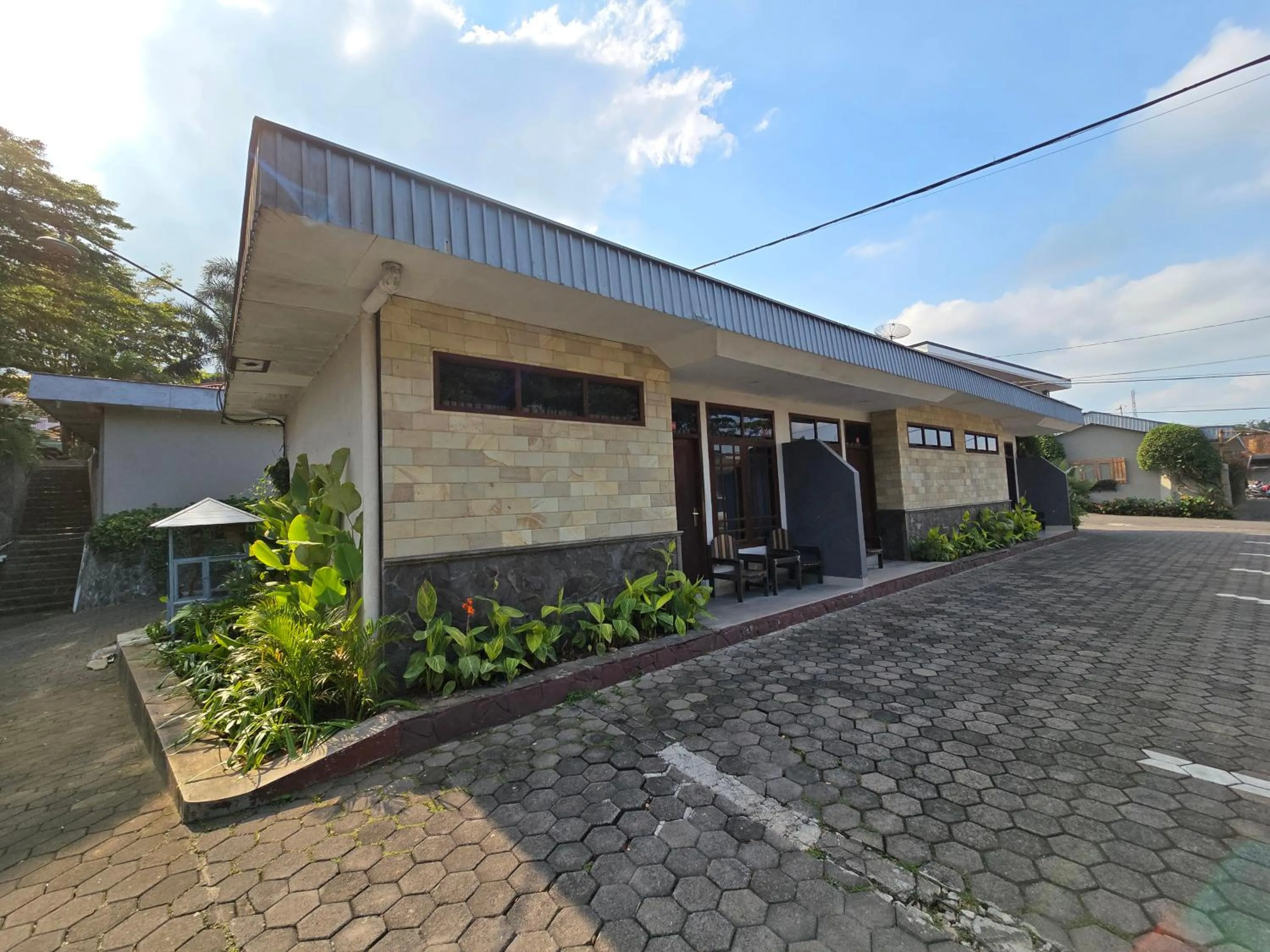 Parking in Kusma Hotel Bandungan Semarang