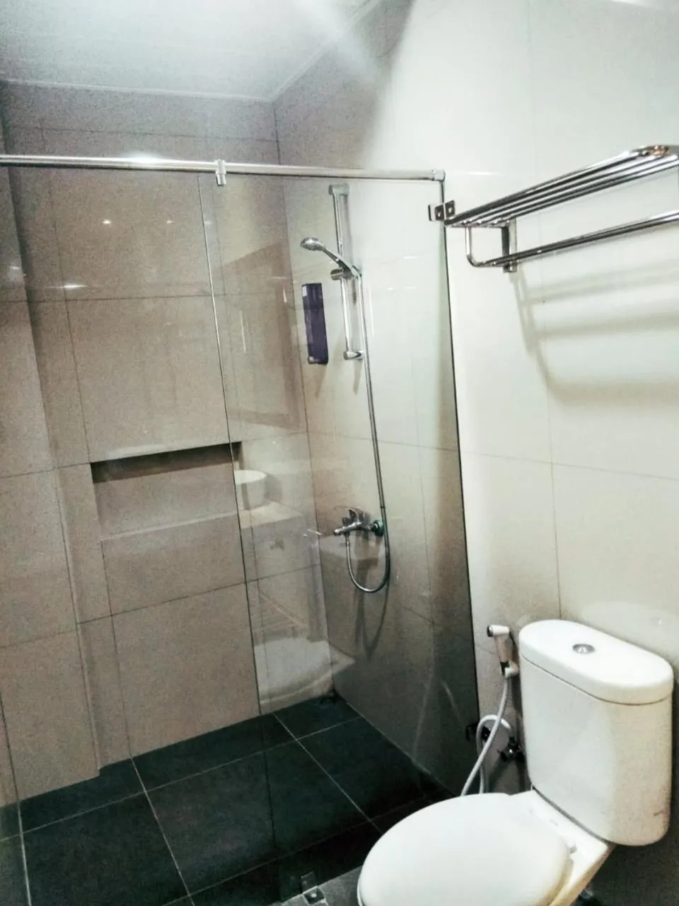 Shower in Kusma Hotel Bandungan Semarang