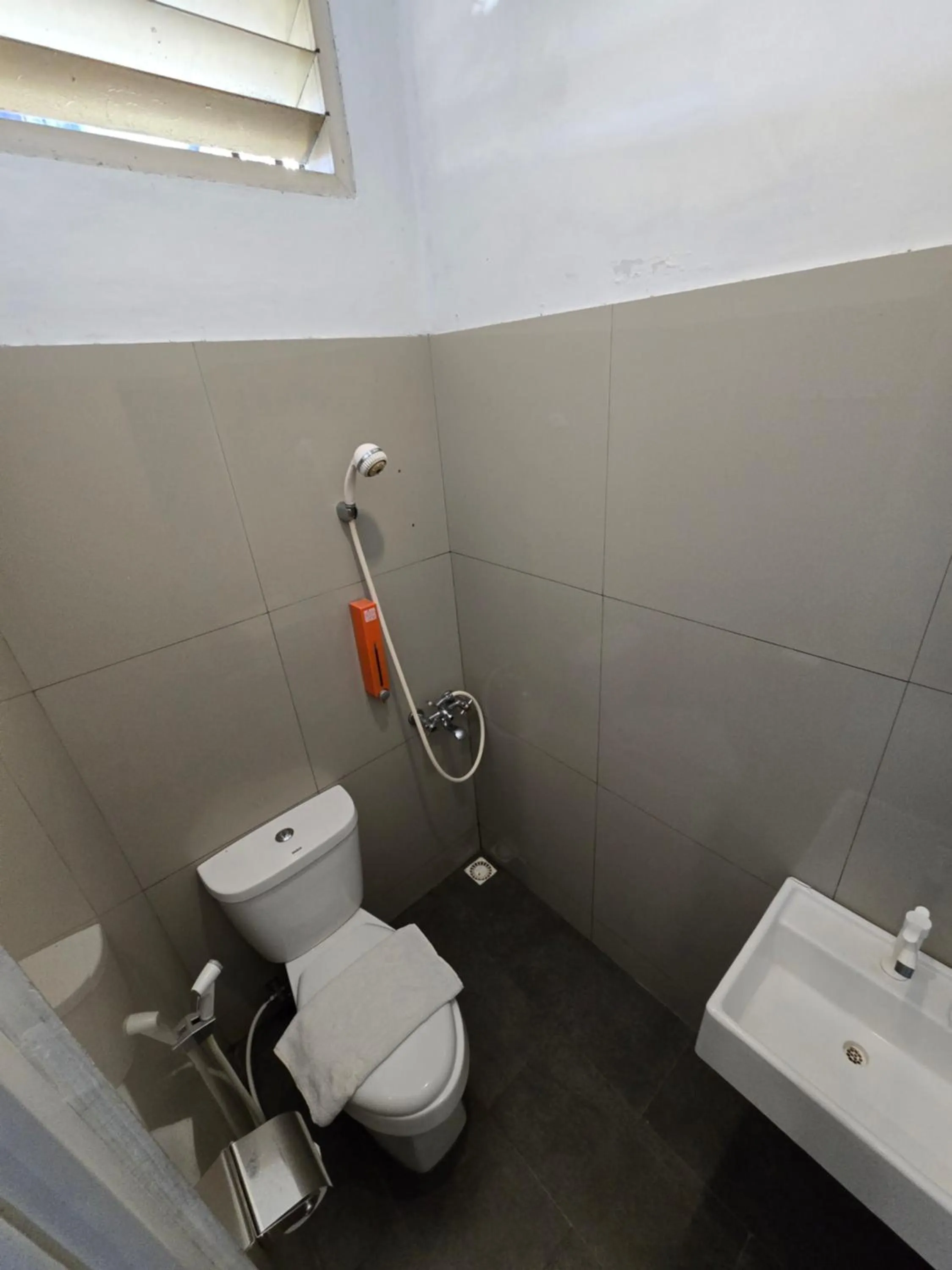 Shower in Kusma Hotel Bandungan Semarang