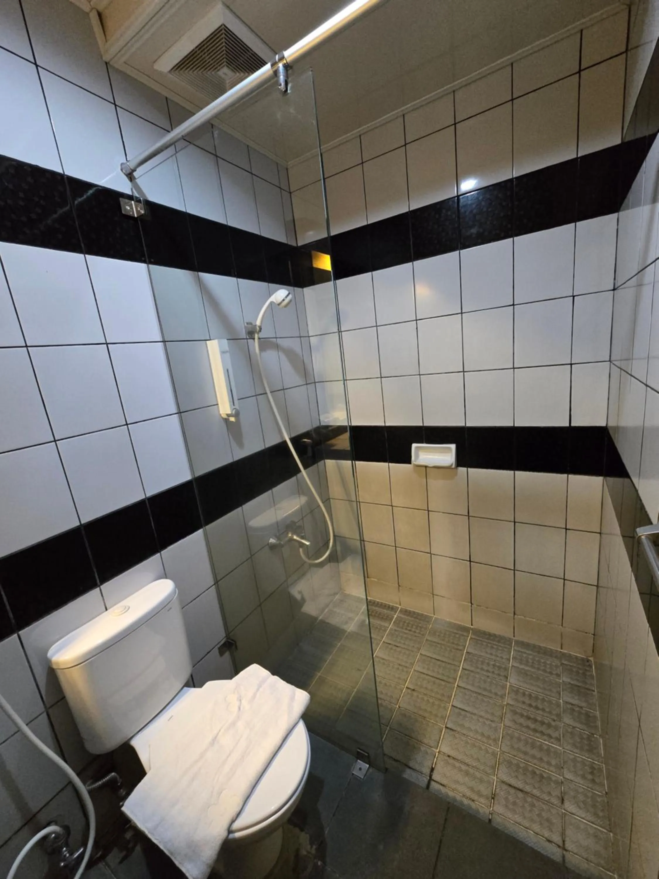 Toilet in Kusma Hotel Bandungan Semarang