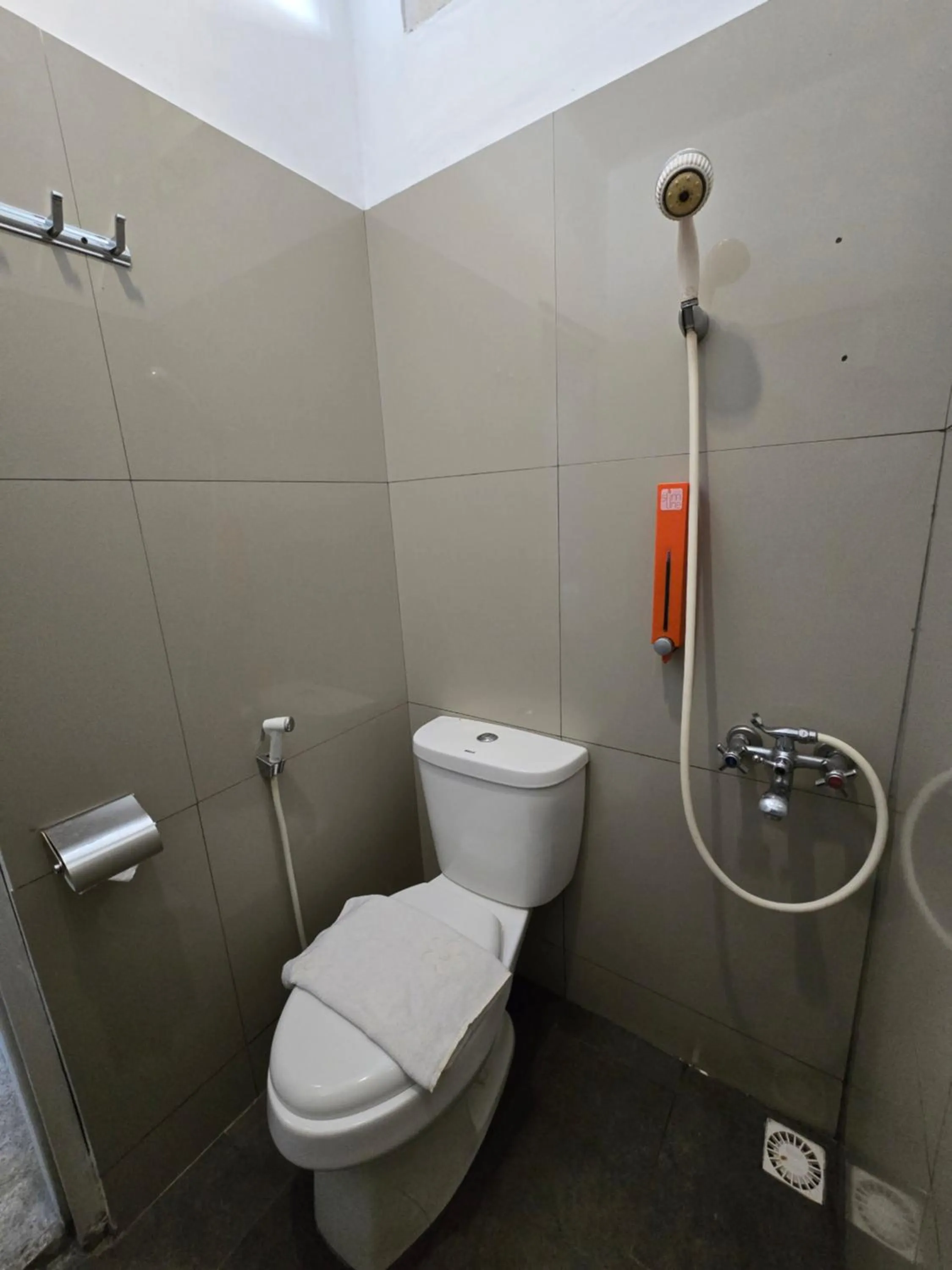 Shower in Kusma Hotel Bandungan Semarang