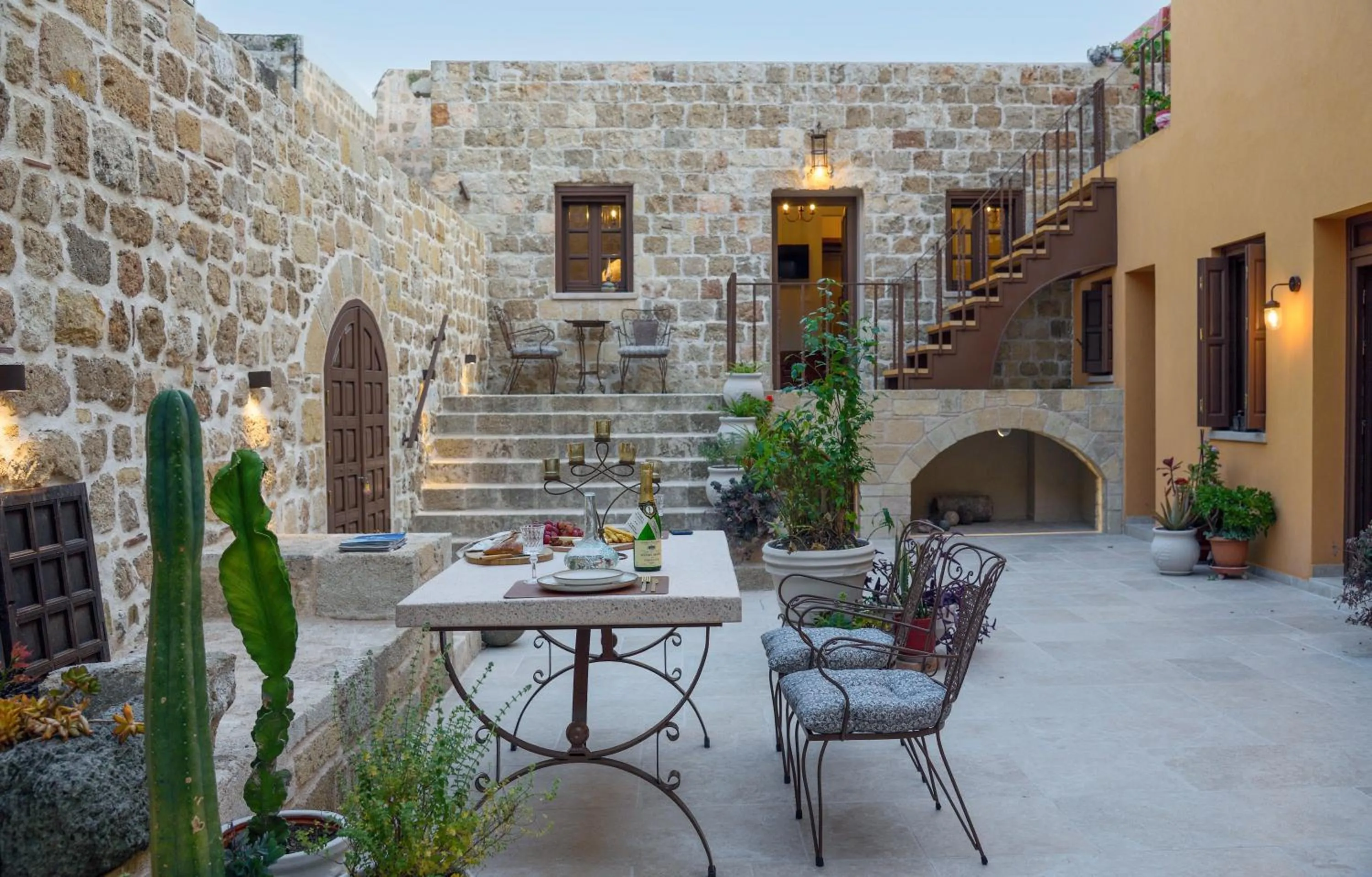 Spanish Knights Inn