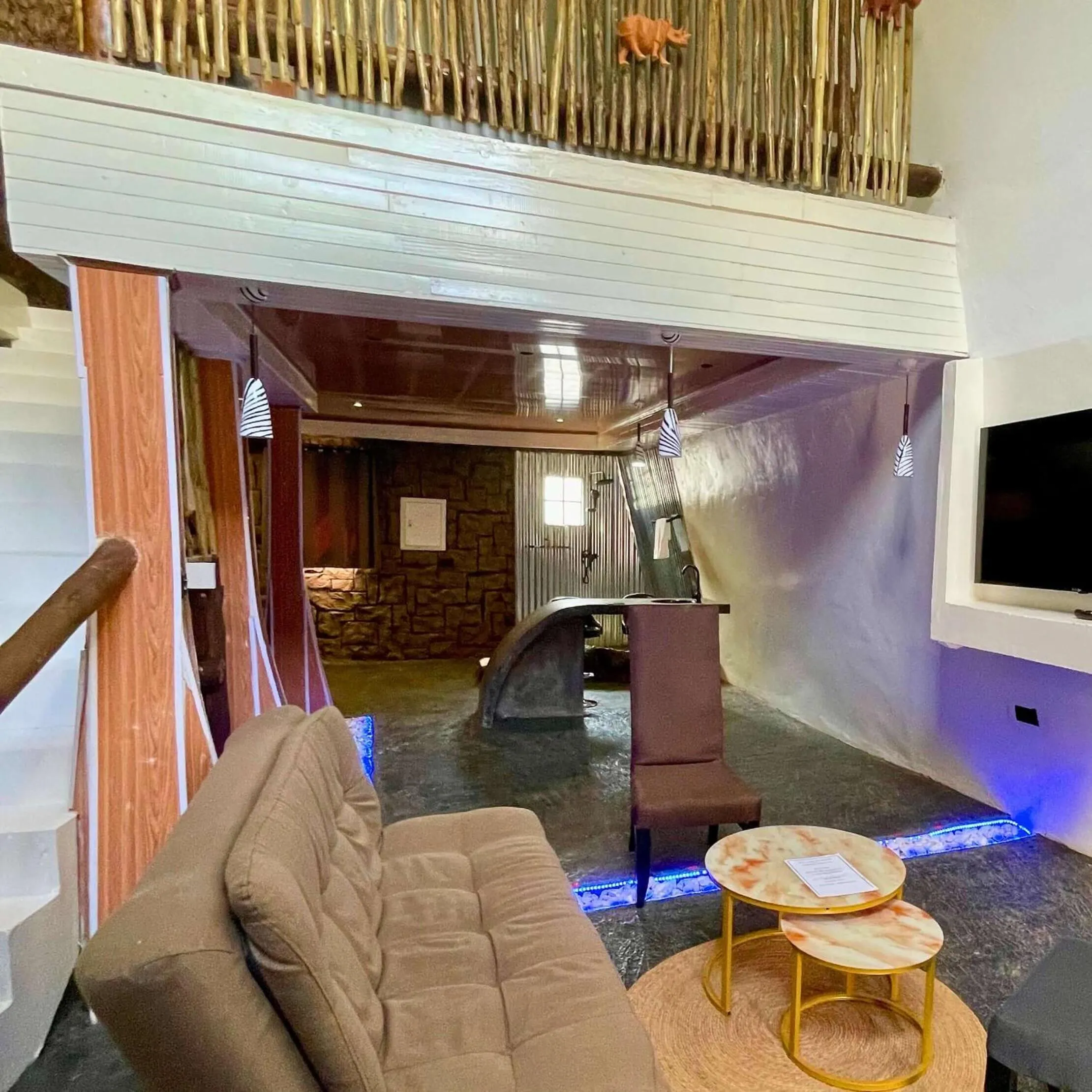 TV and multimedia in Rustiek Hotel