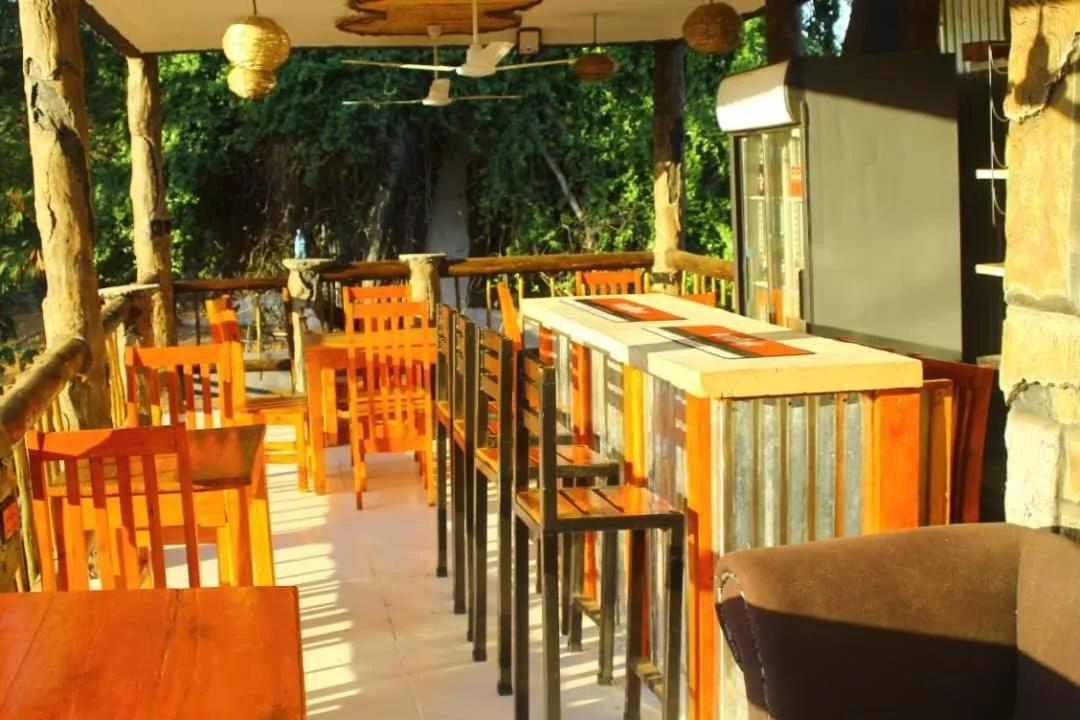 Restaurant/places to eat in Rustiek Hotel