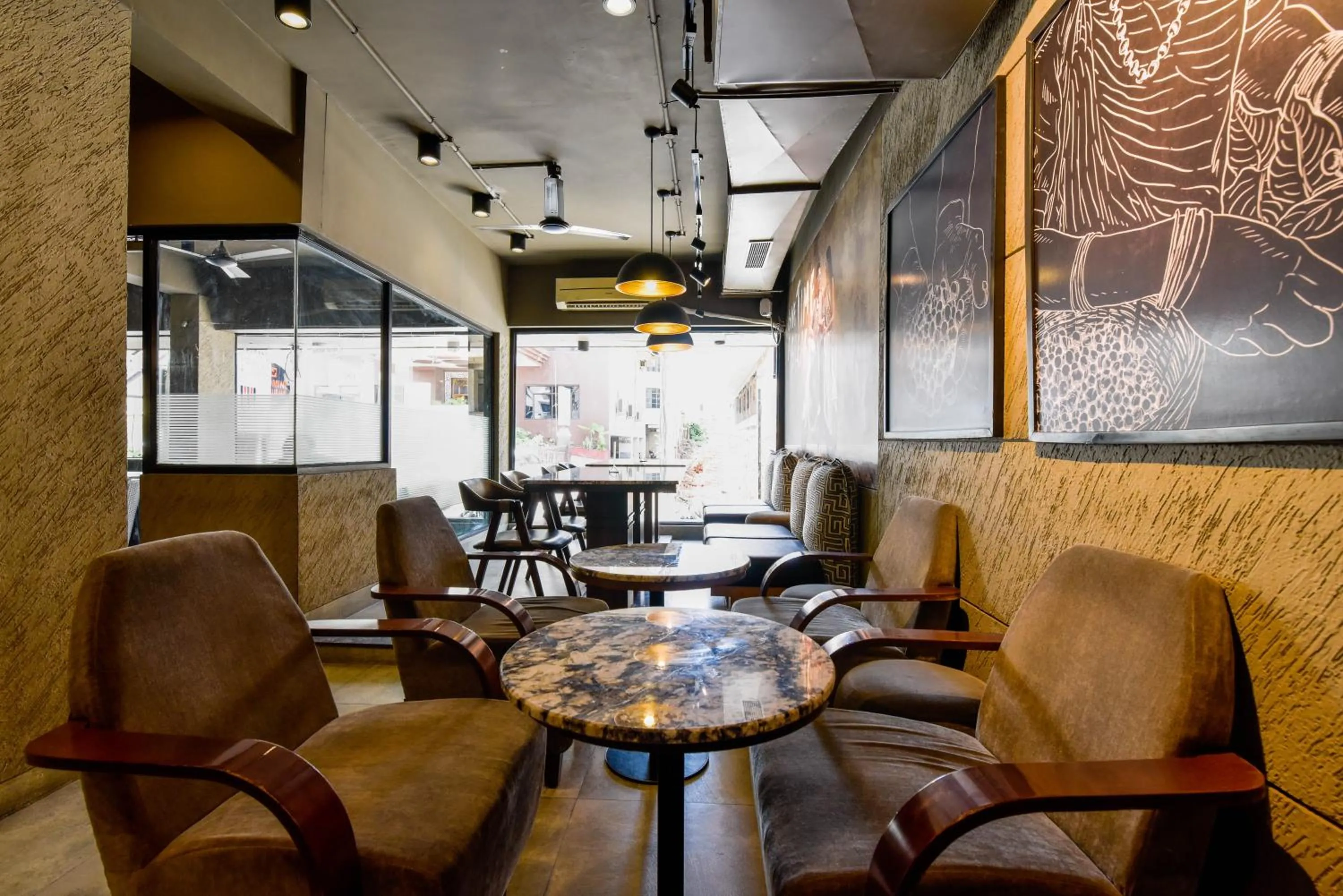 Restaurant/places to eat in Naivara Boutique Hotel