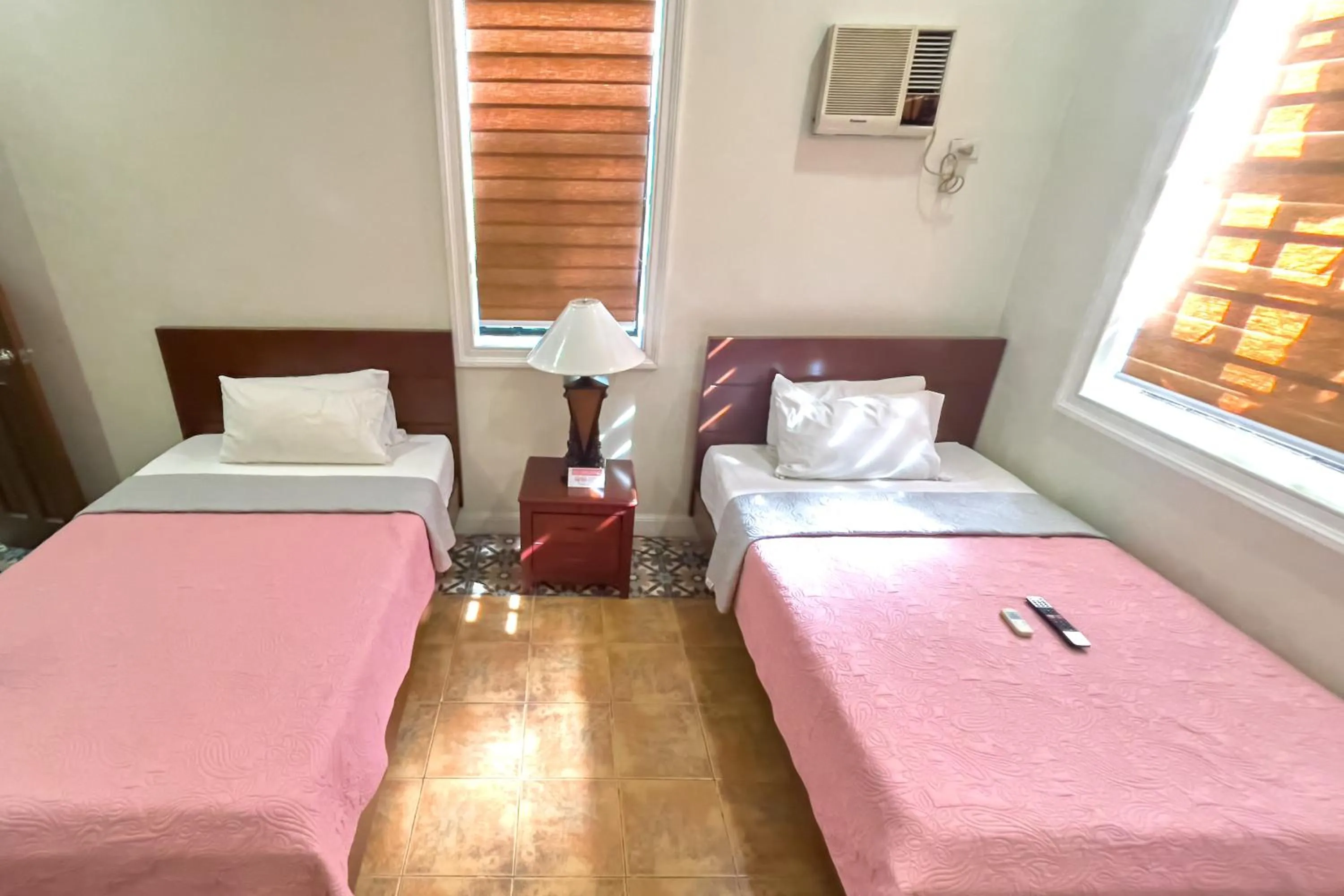 Bed in Laurel Heritage Resort and Spa