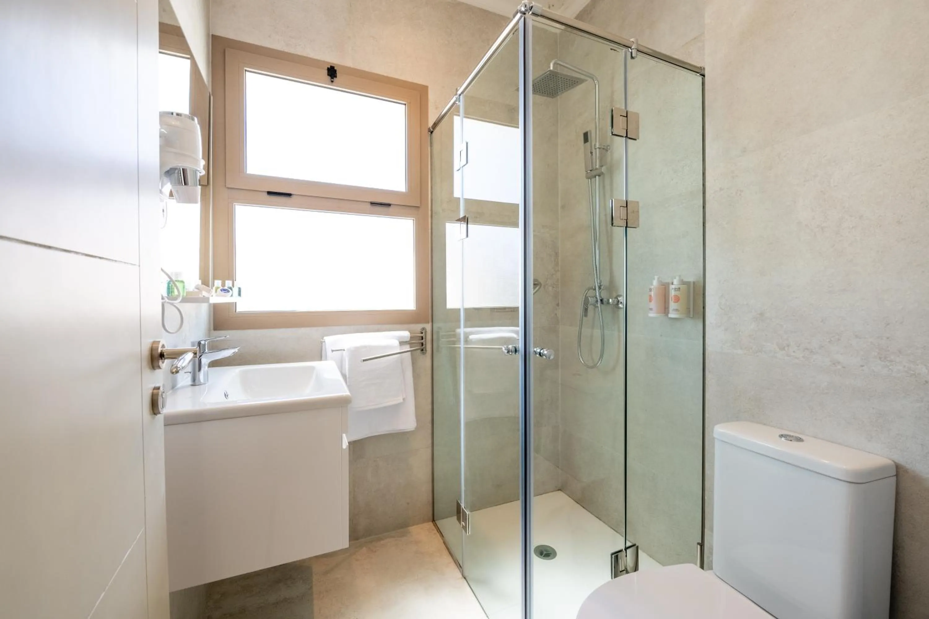 Shower in Hotel El Toro Tanger