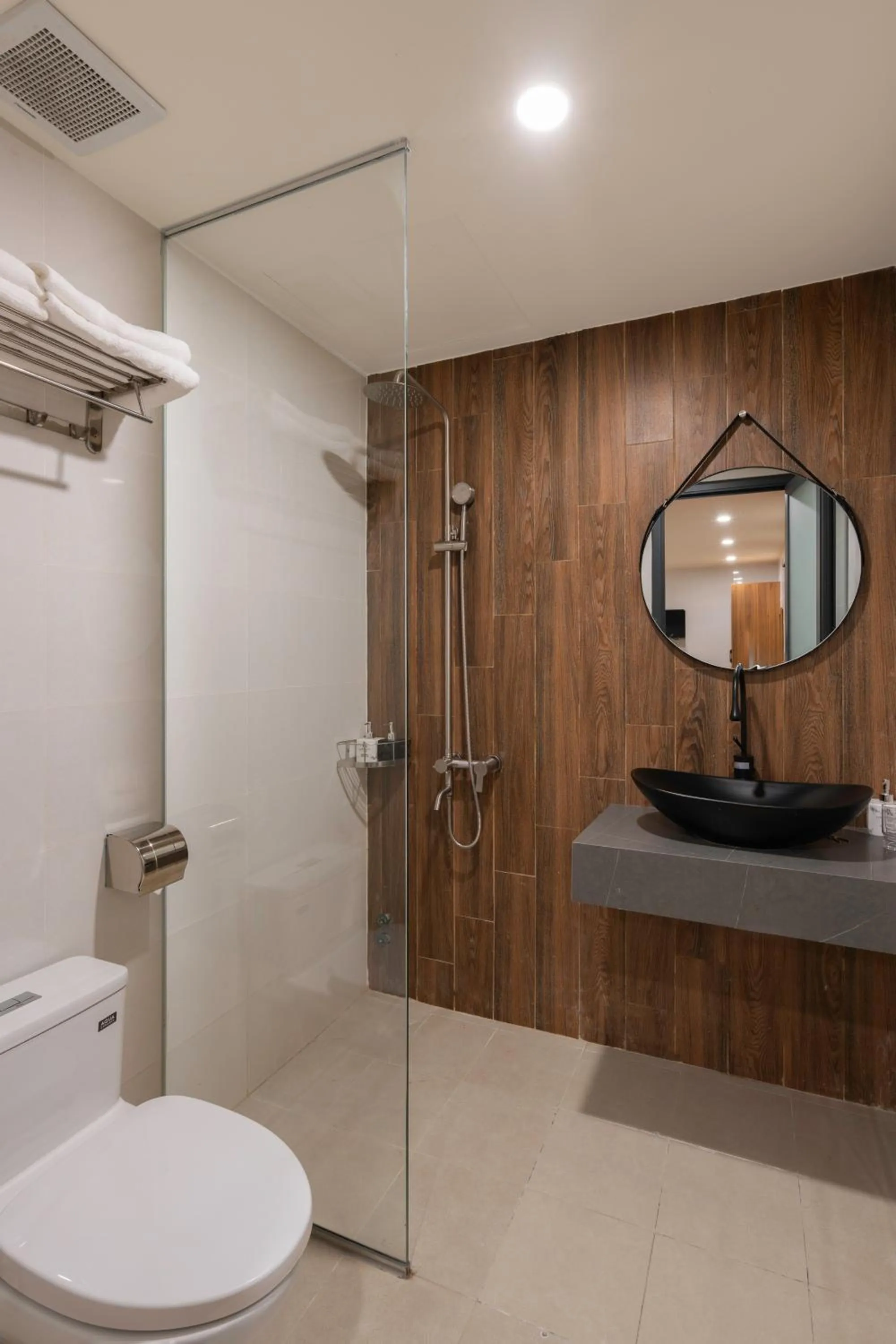 Shower in Lumina Hotel Da Lat Central