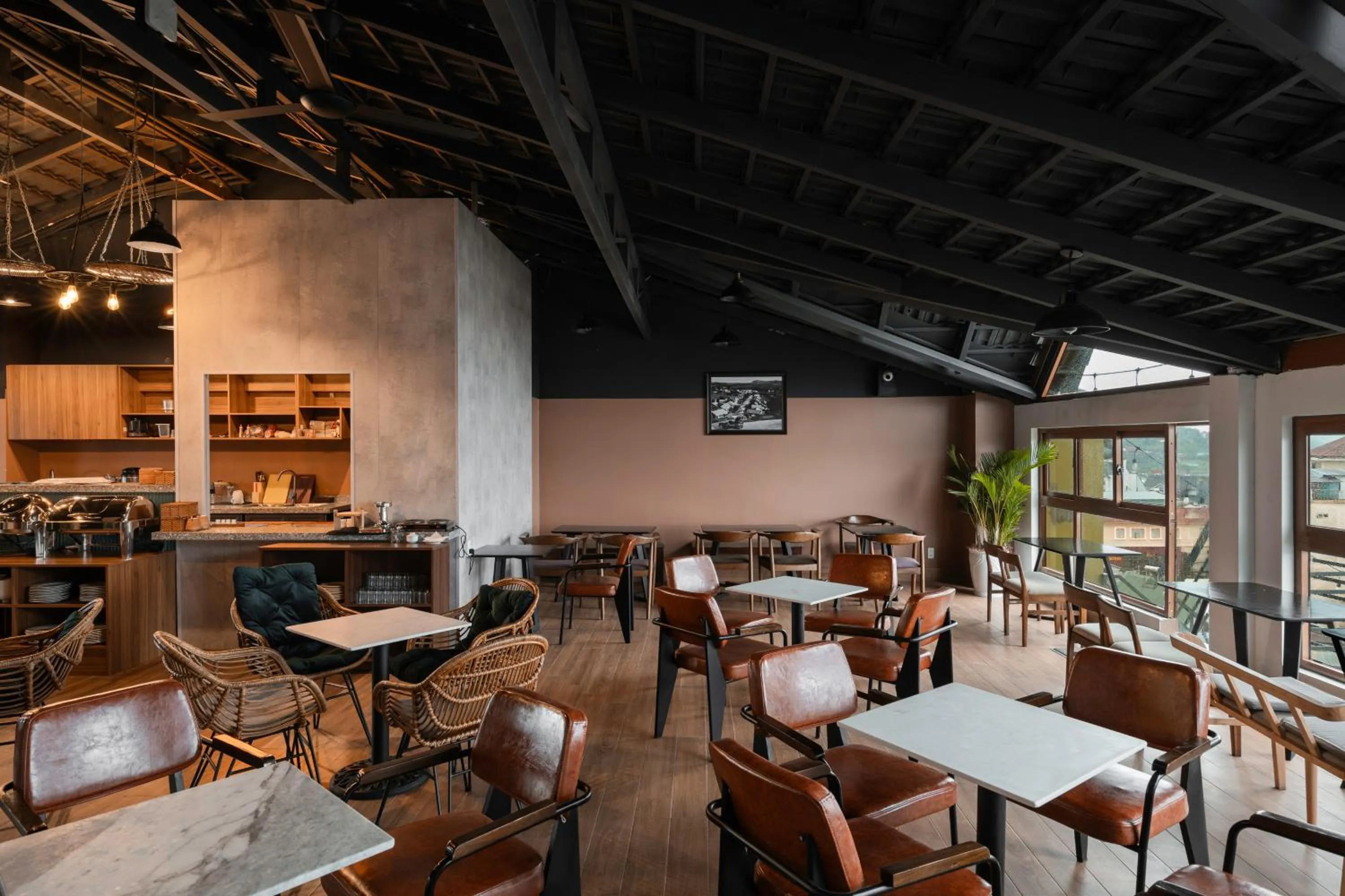 Restaurant/places to eat in Lumina Hotel Da Lat Central