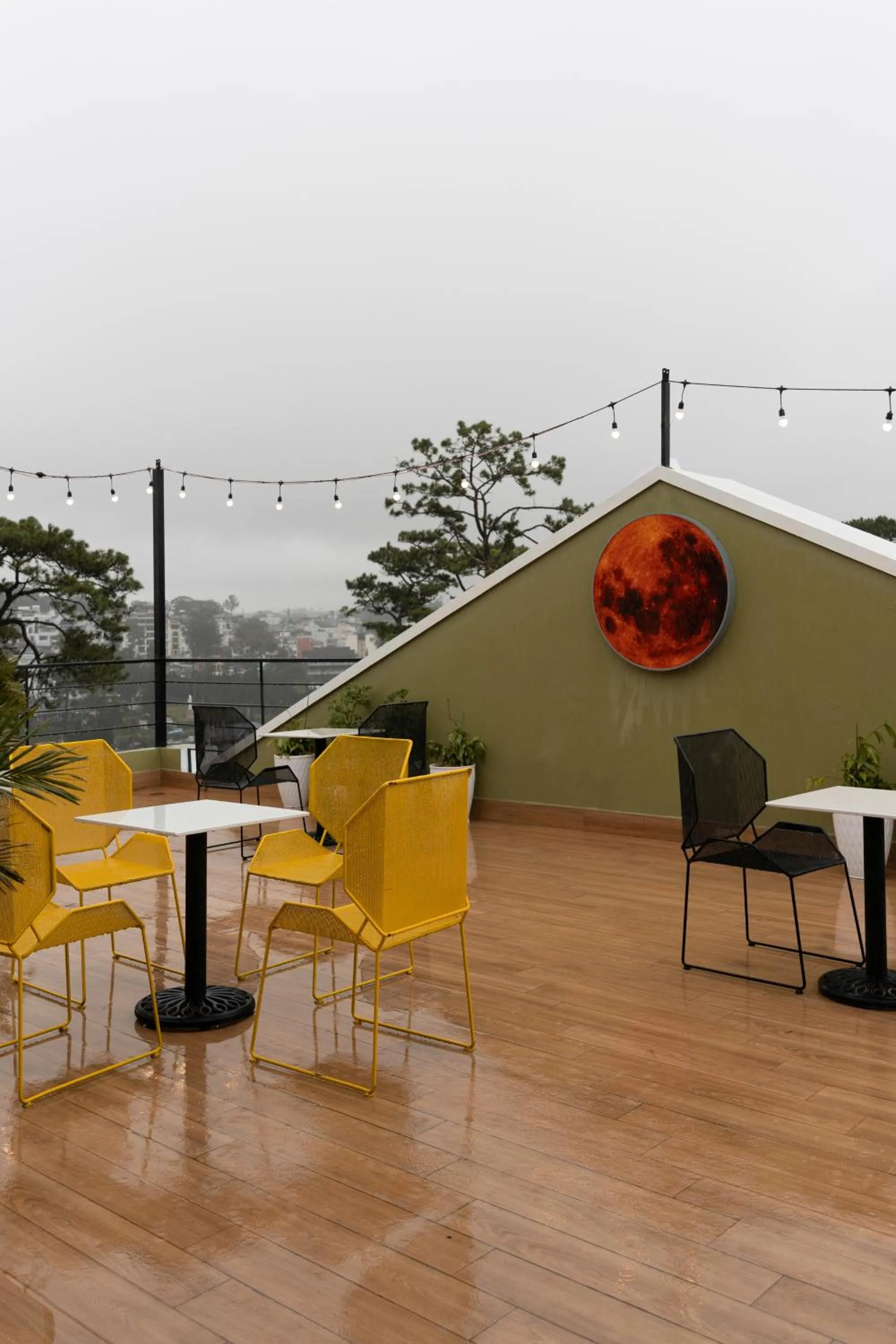 Restaurant/places to eat in Lumina Hotel Da Lat Central