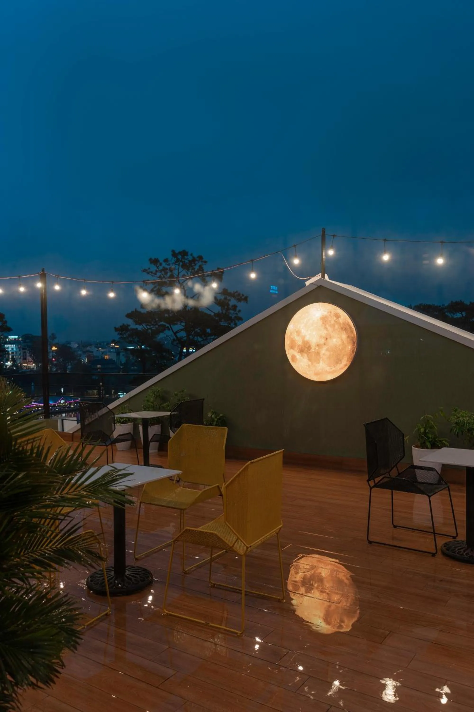 Restaurant/places to eat in Lumina Hotel Da Lat Central