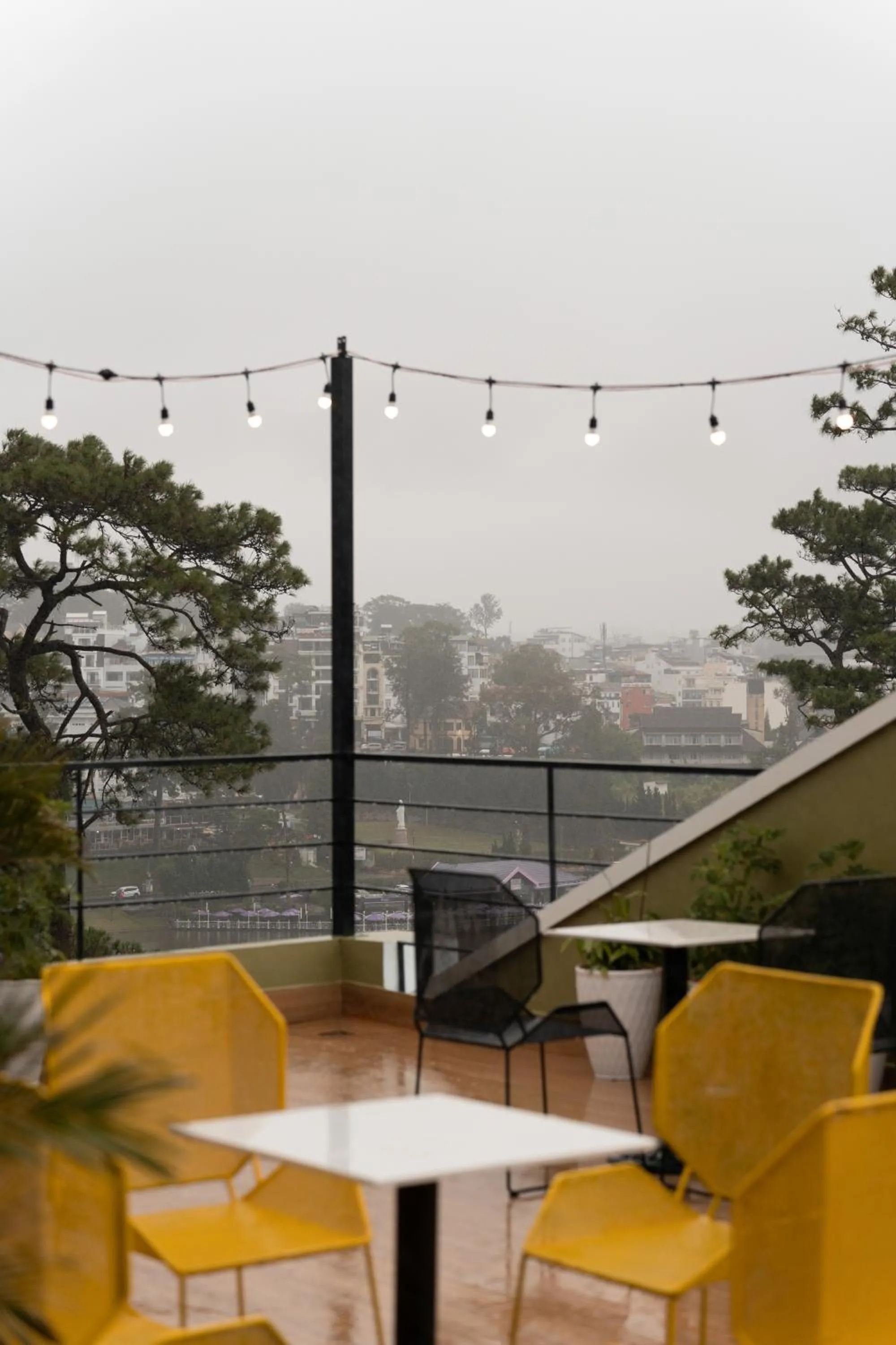 Restaurant/places to eat in Lumina Hotel Da Lat Central