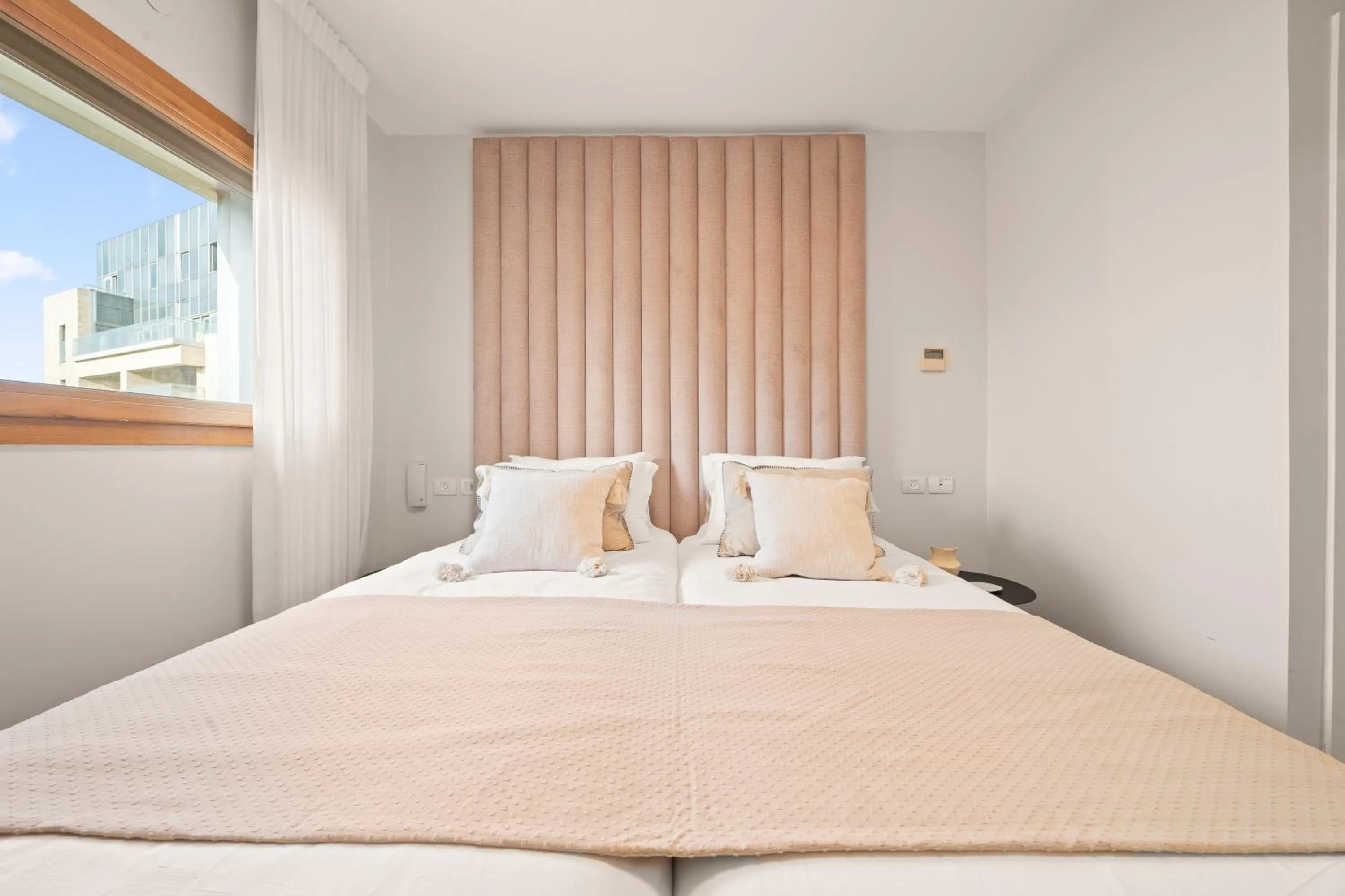 Bed in King David Residence - Isrentals