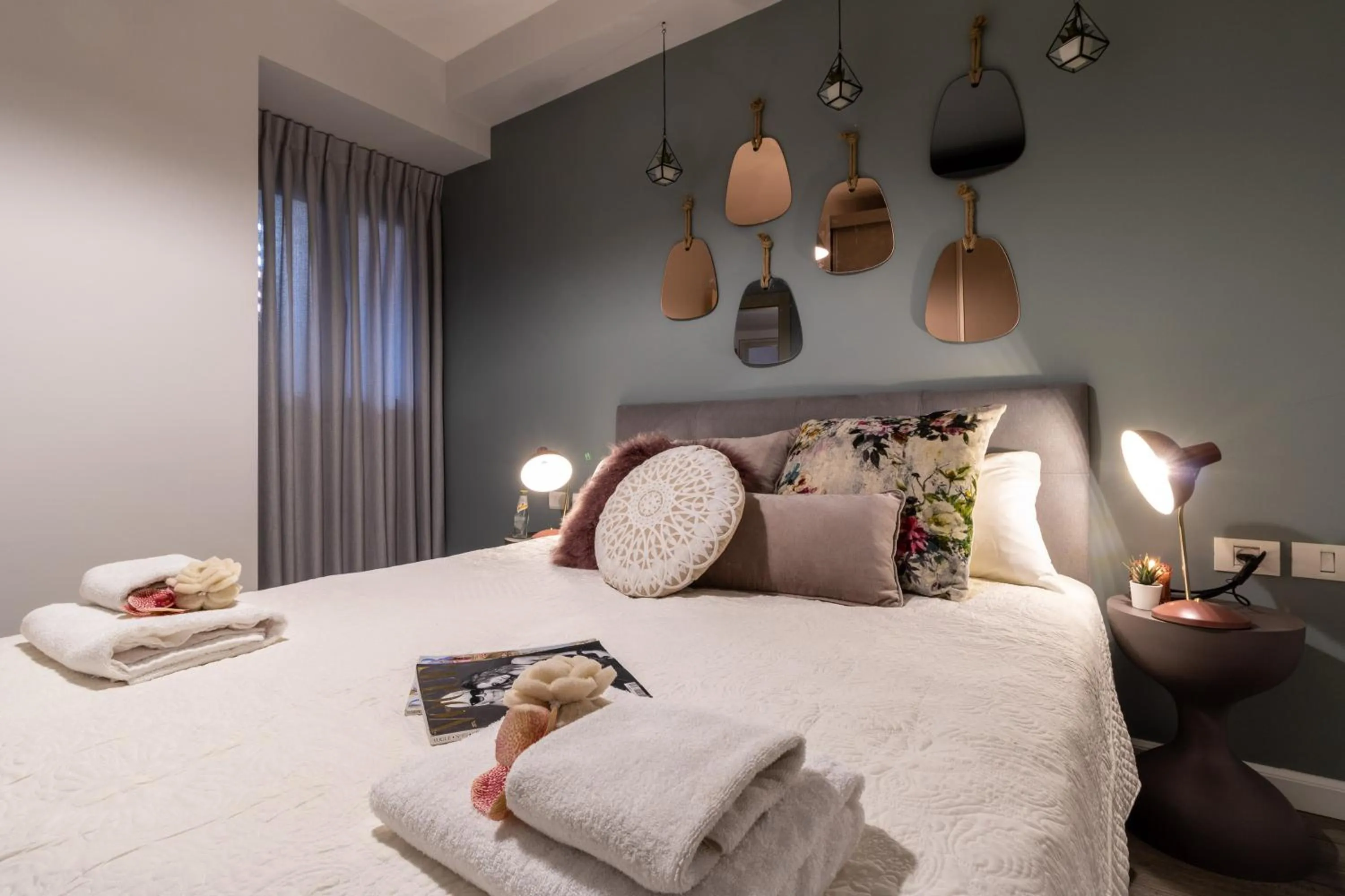 Bed in King David Residence - Isrentals